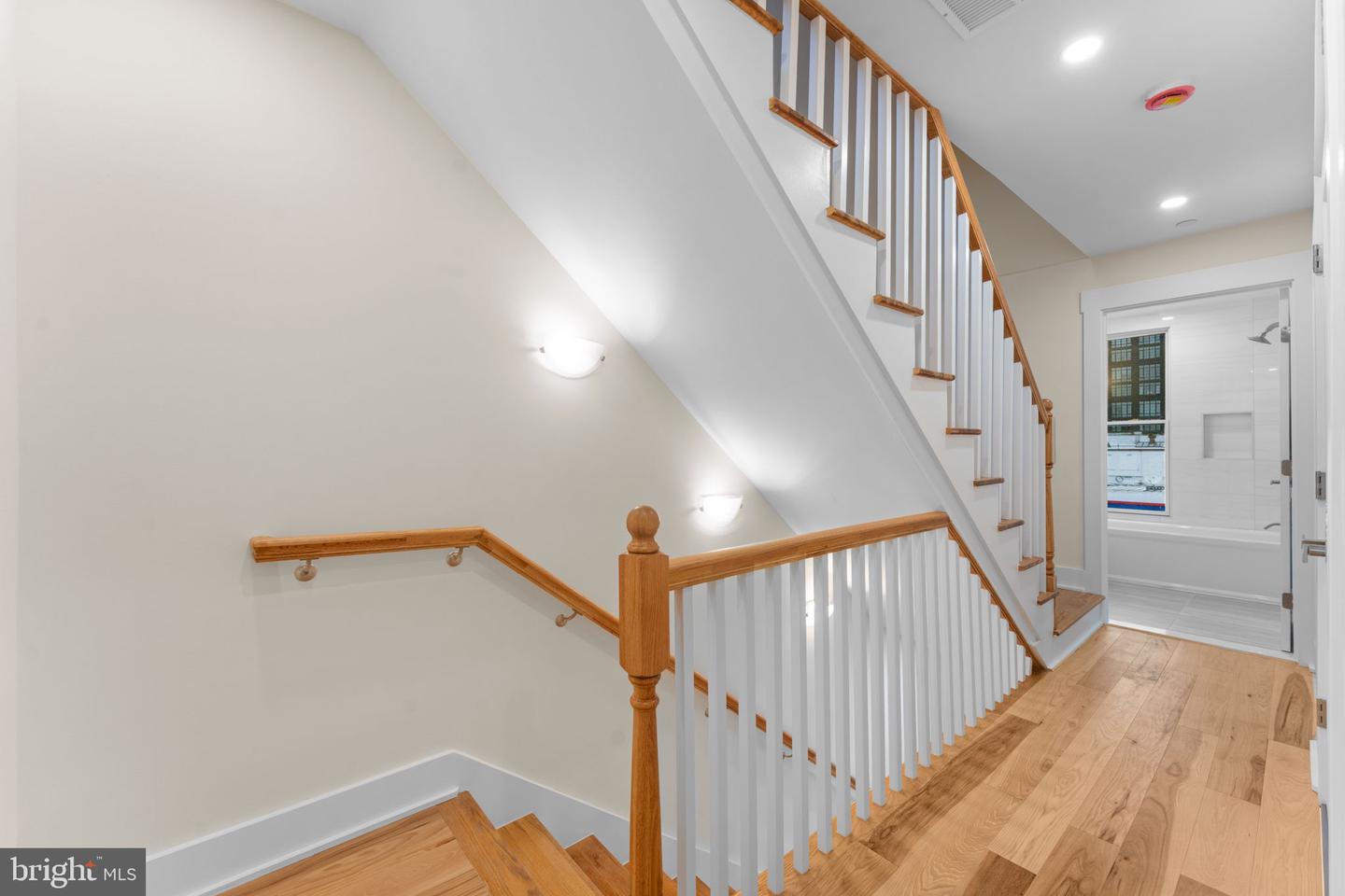 521 FLORIDA AVE NE #2, WASHINGTON, District Of Columbia 20002, 2 Bedrooms Bedrooms, ,2 BathroomsBathrooms,Residential,For sale,521 FLORIDA AVE NE #2,DCDC2221556 MLS # DCDC2221556