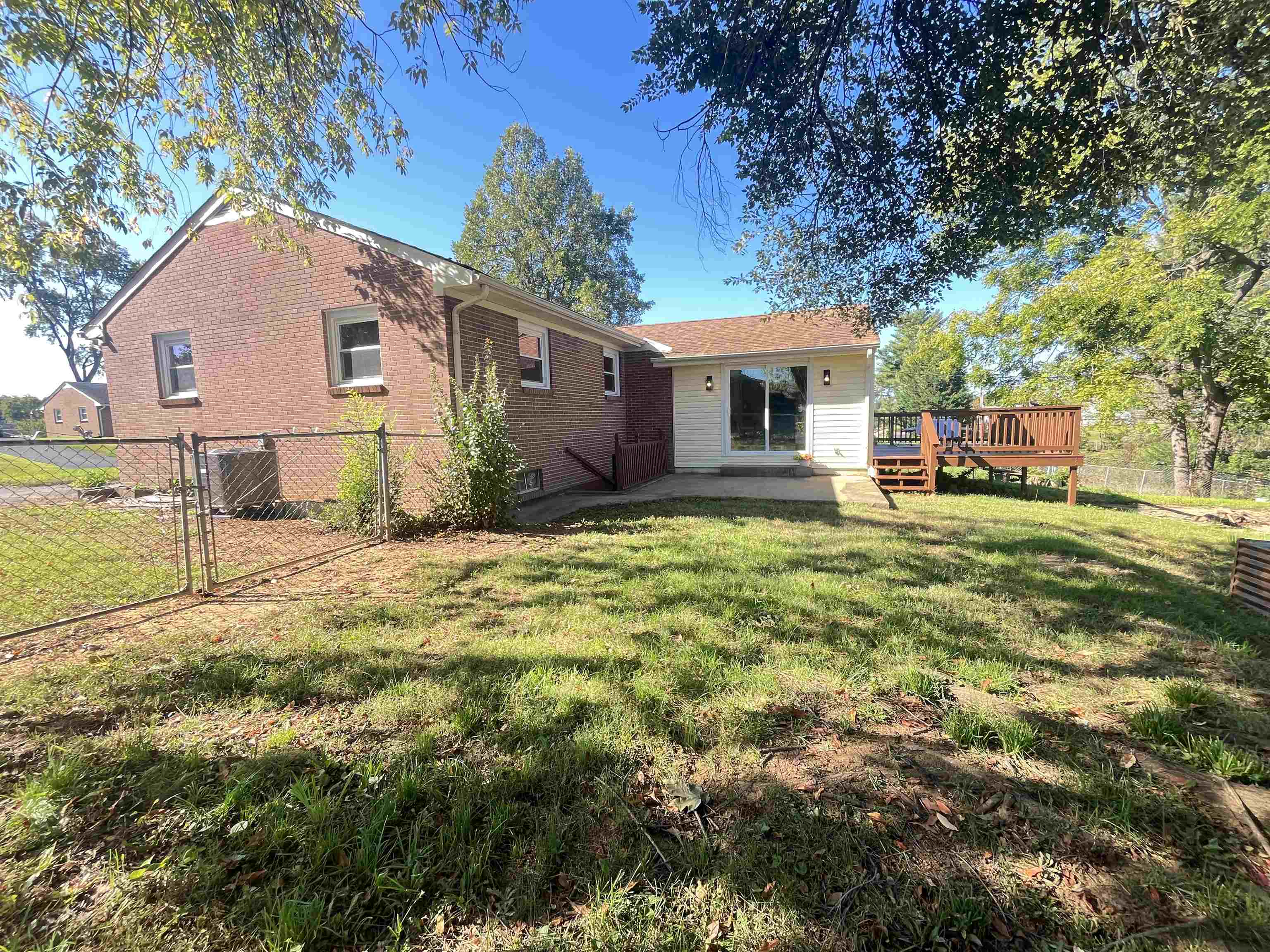 231 HOWARD AVE, WAYNESBORO, Virginia 22980, 3 Bedrooms Bedrooms, ,1 BathroomBathrooms,Residential,231 HOWARD AVE,669802 MLS # 669802