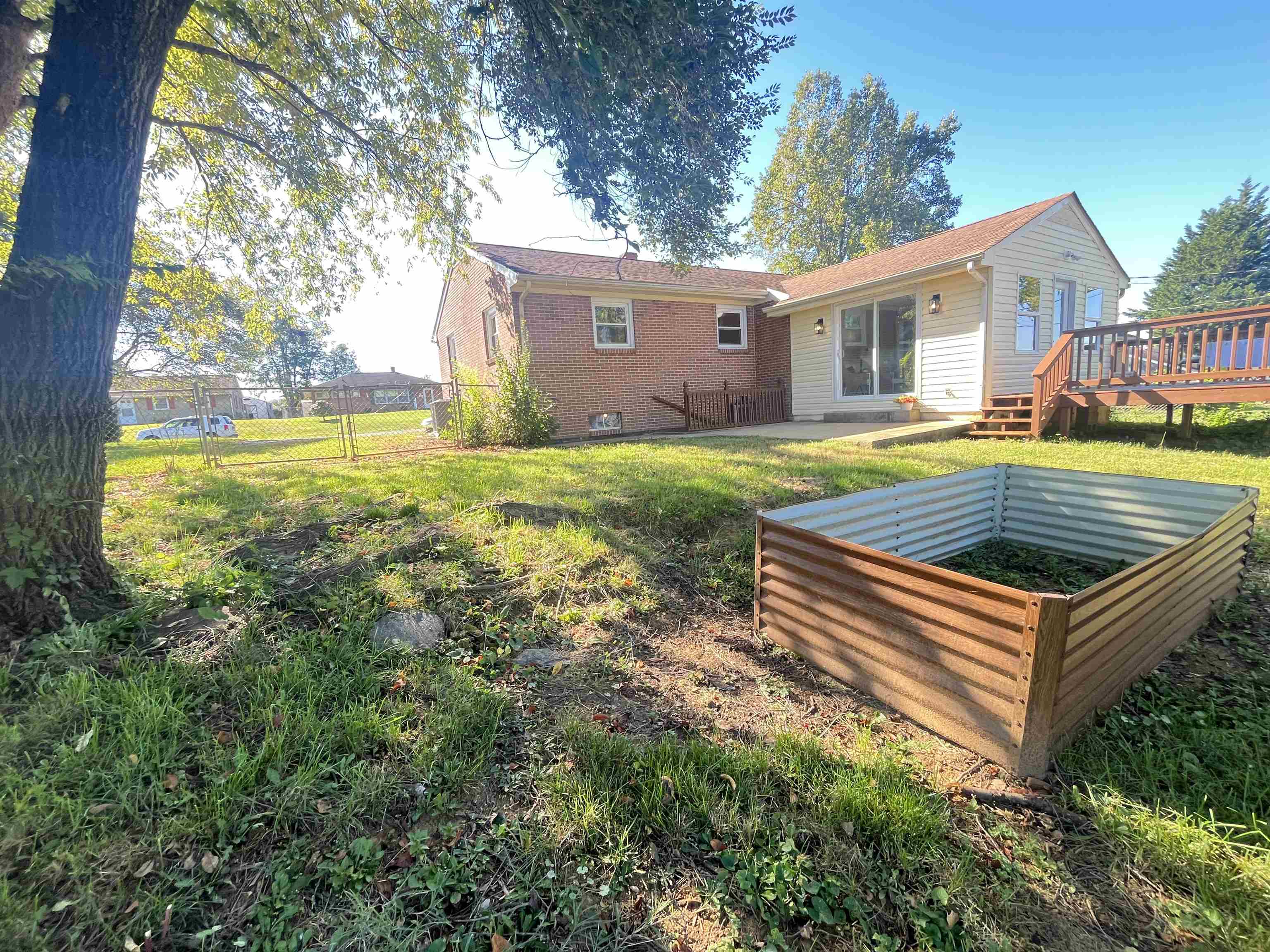 231 HOWARD AVE, WAYNESBORO, Virginia 22980, 3 Bedrooms Bedrooms, ,1 BathroomBathrooms,Residential,231 HOWARD AVE,669802 MLS # 669802