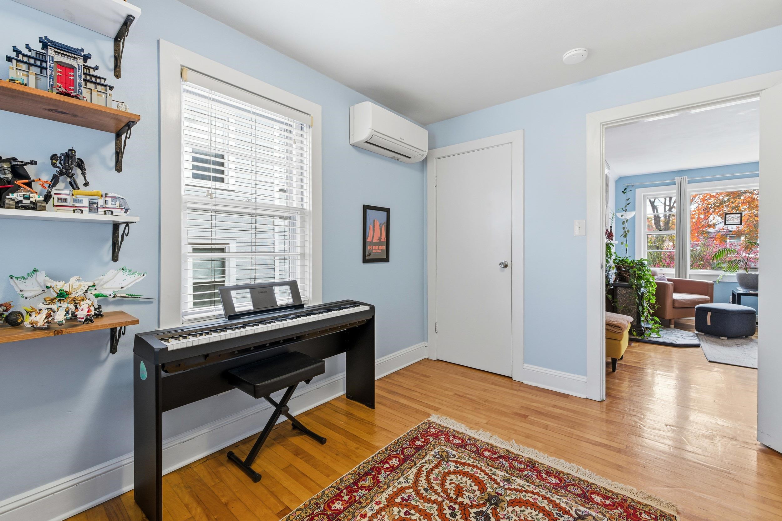 515 E WOLFE ST, HARRISONBURG, Virginia 22801, 3 Bedrooms Bedrooms, ,2 BathroomsBathrooms,Residential,515 E WOLFE ST,670609 MLS # 670609