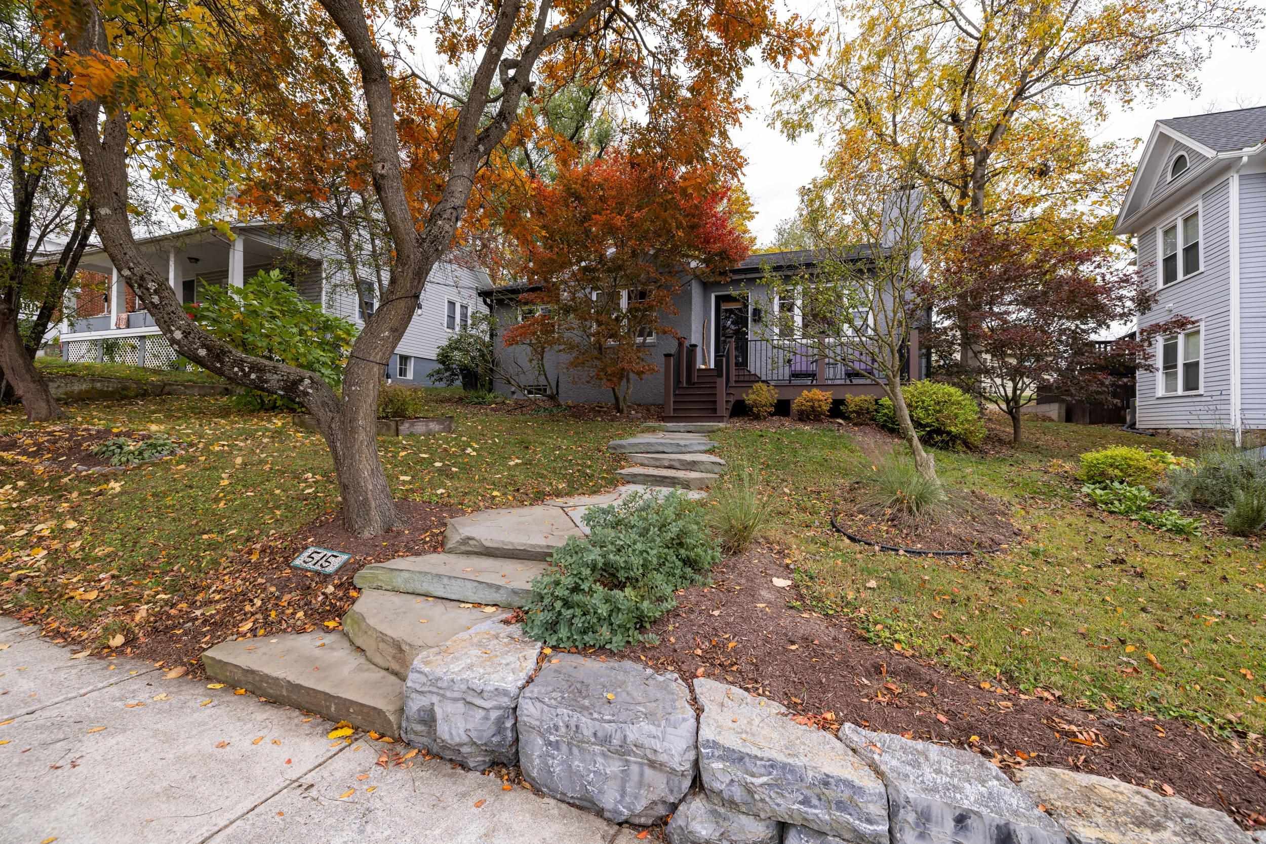 515 E WOLFE ST, HARRISONBURG, Virginia 22801, 3 Bedrooms Bedrooms, ,2 BathroomsBathrooms,Residential,515 E WOLFE ST,670609 MLS # 670609