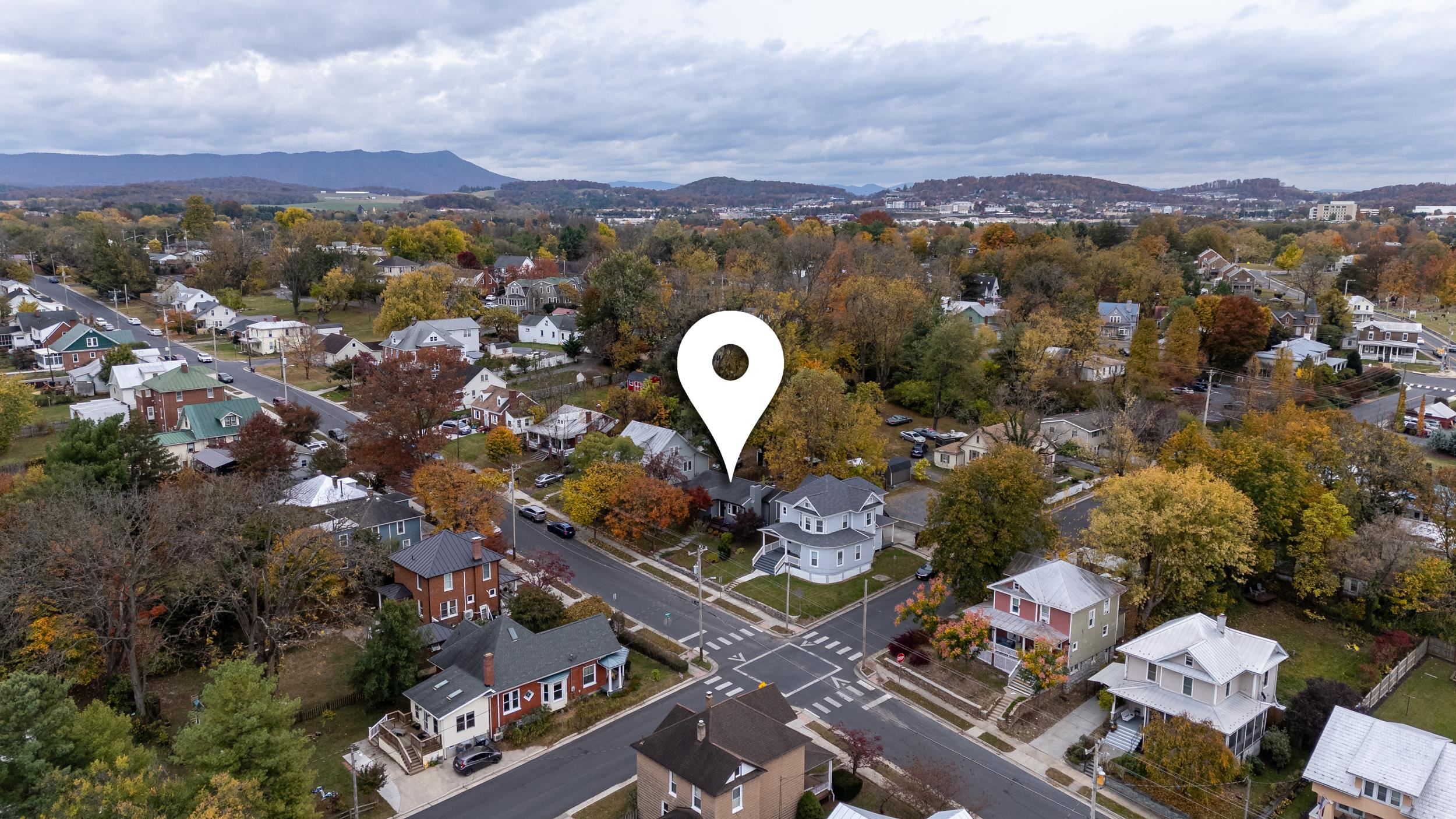 515 E WOLFE ST, HARRISONBURG, Virginia 22801, 3 Bedrooms Bedrooms, ,2 BathroomsBathrooms,Residential,515 E WOLFE ST,670609 MLS # 670609