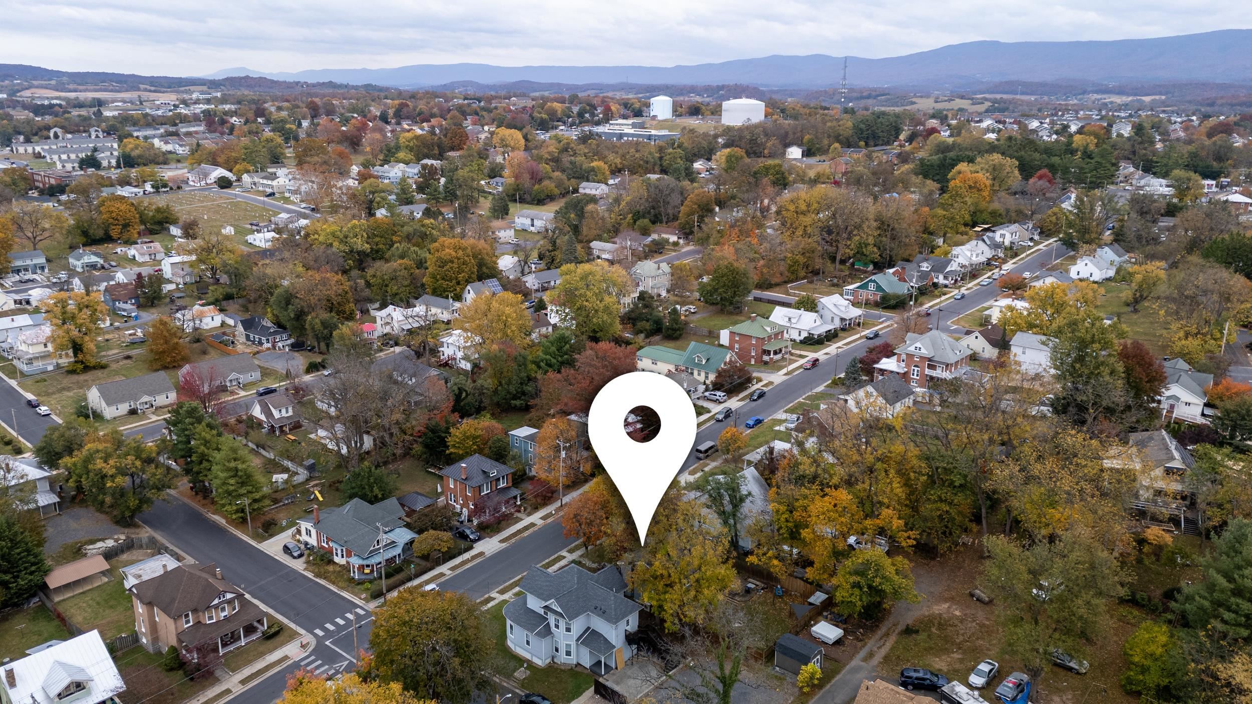 515 E WOLFE ST, HARRISONBURG, Virginia 22801, 3 Bedrooms Bedrooms, ,2 BathroomsBathrooms,Residential,515 E WOLFE ST,670609 MLS # 670609