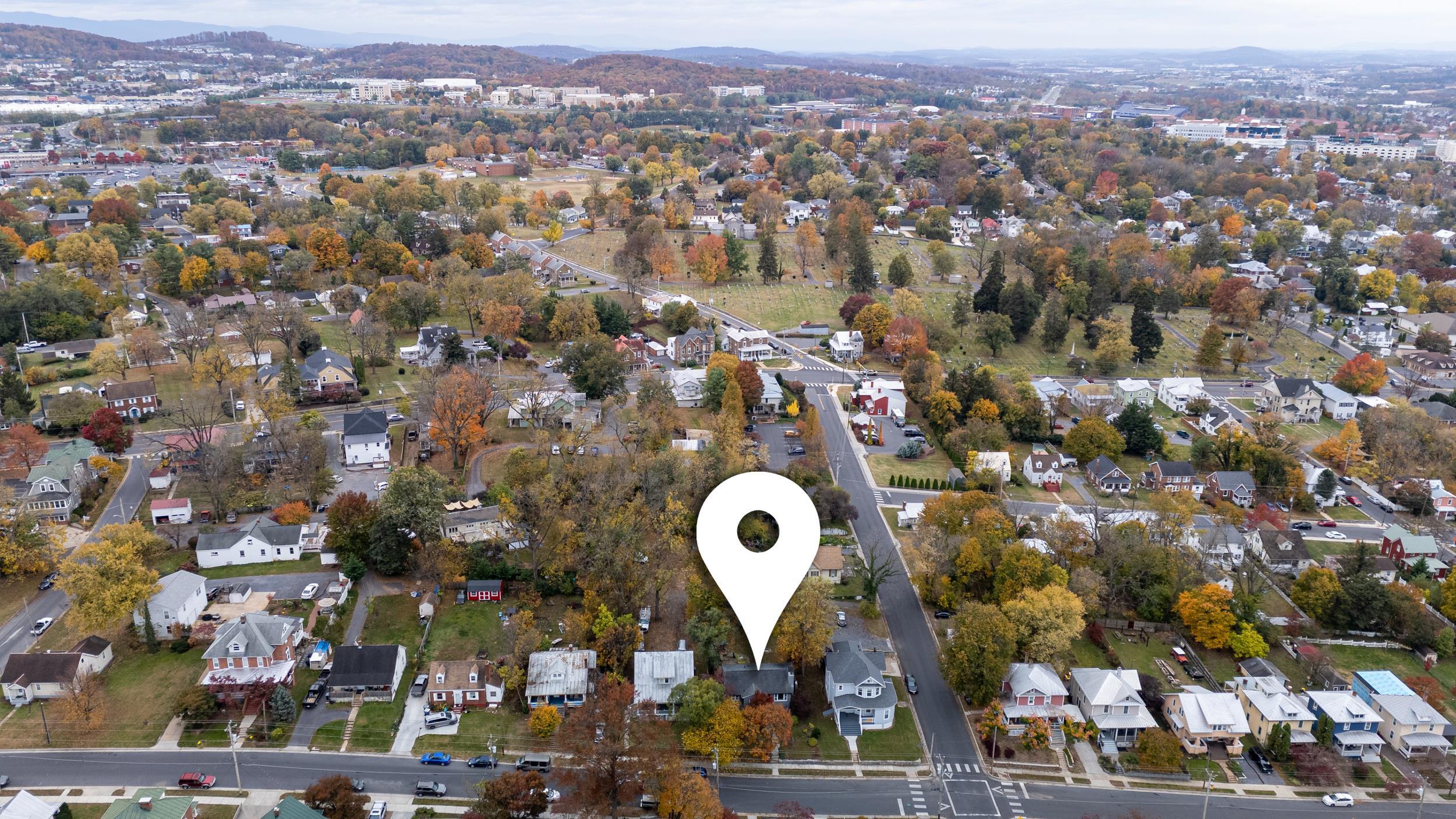 515 E WOLFE ST, HARRISONBURG, Virginia 22801, 3 Bedrooms Bedrooms, ,2 BathroomsBathrooms,Residential,515 E WOLFE ST,670609 MLS # 670609