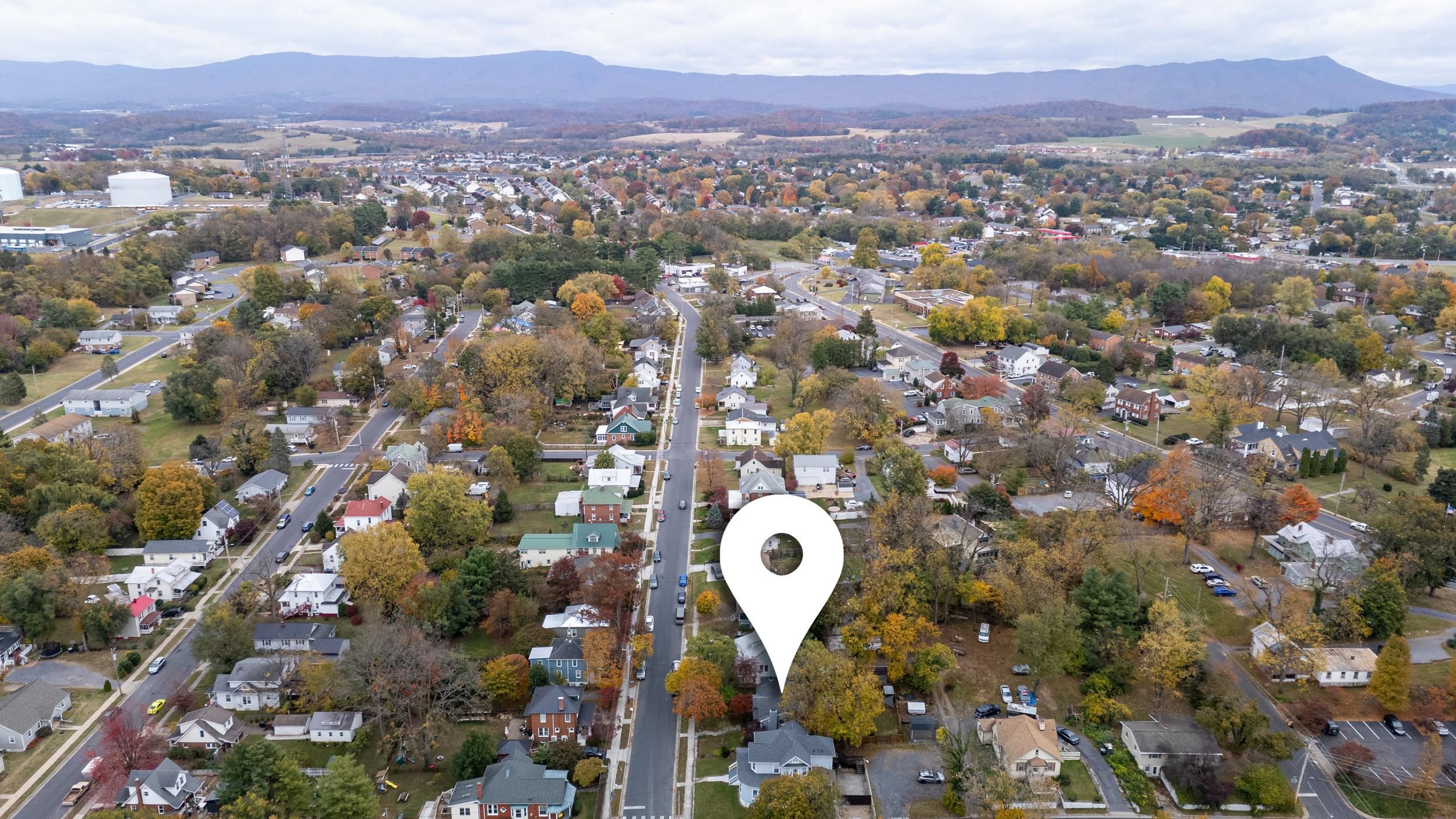 515 E WOLFE ST, HARRISONBURG, Virginia 22801, 3 Bedrooms Bedrooms, ,2 BathroomsBathrooms,Residential,515 E WOLFE ST,670609 MLS # 670609