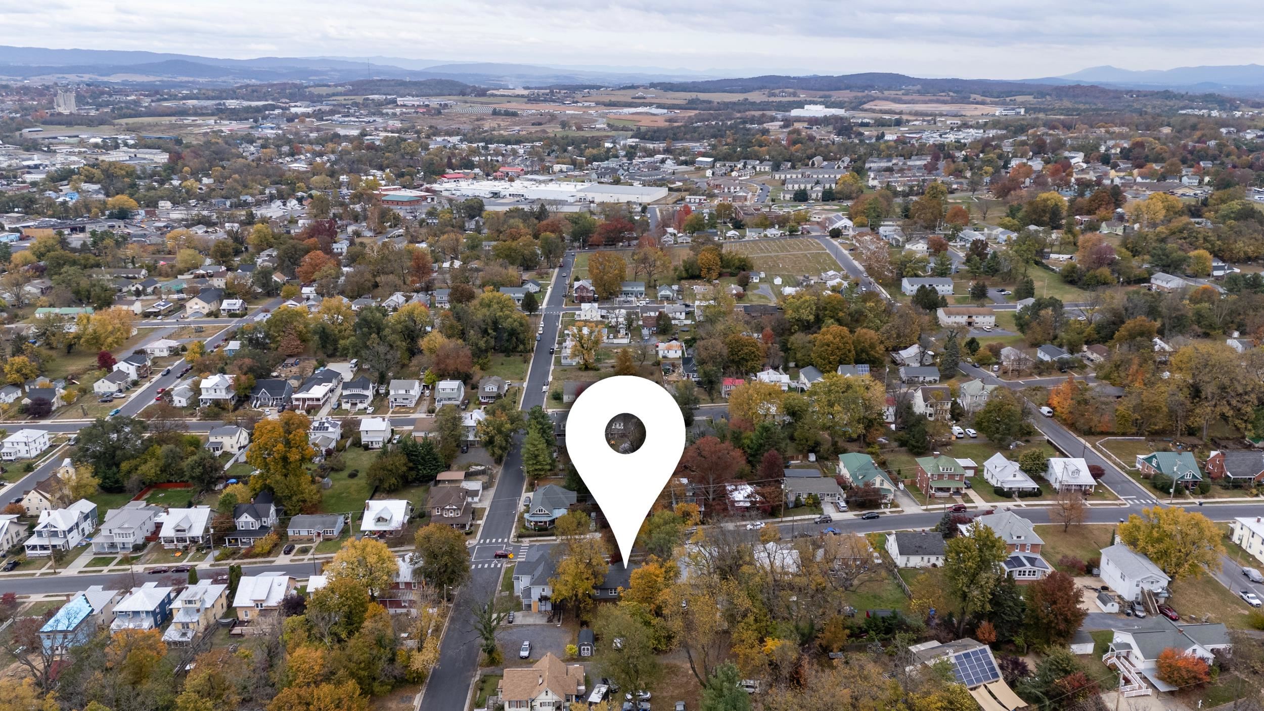 515 E WOLFE ST, HARRISONBURG, Virginia 22801, 3 Bedrooms Bedrooms, ,2 BathroomsBathrooms,Residential,515 E WOLFE ST,670609 MLS # 670609