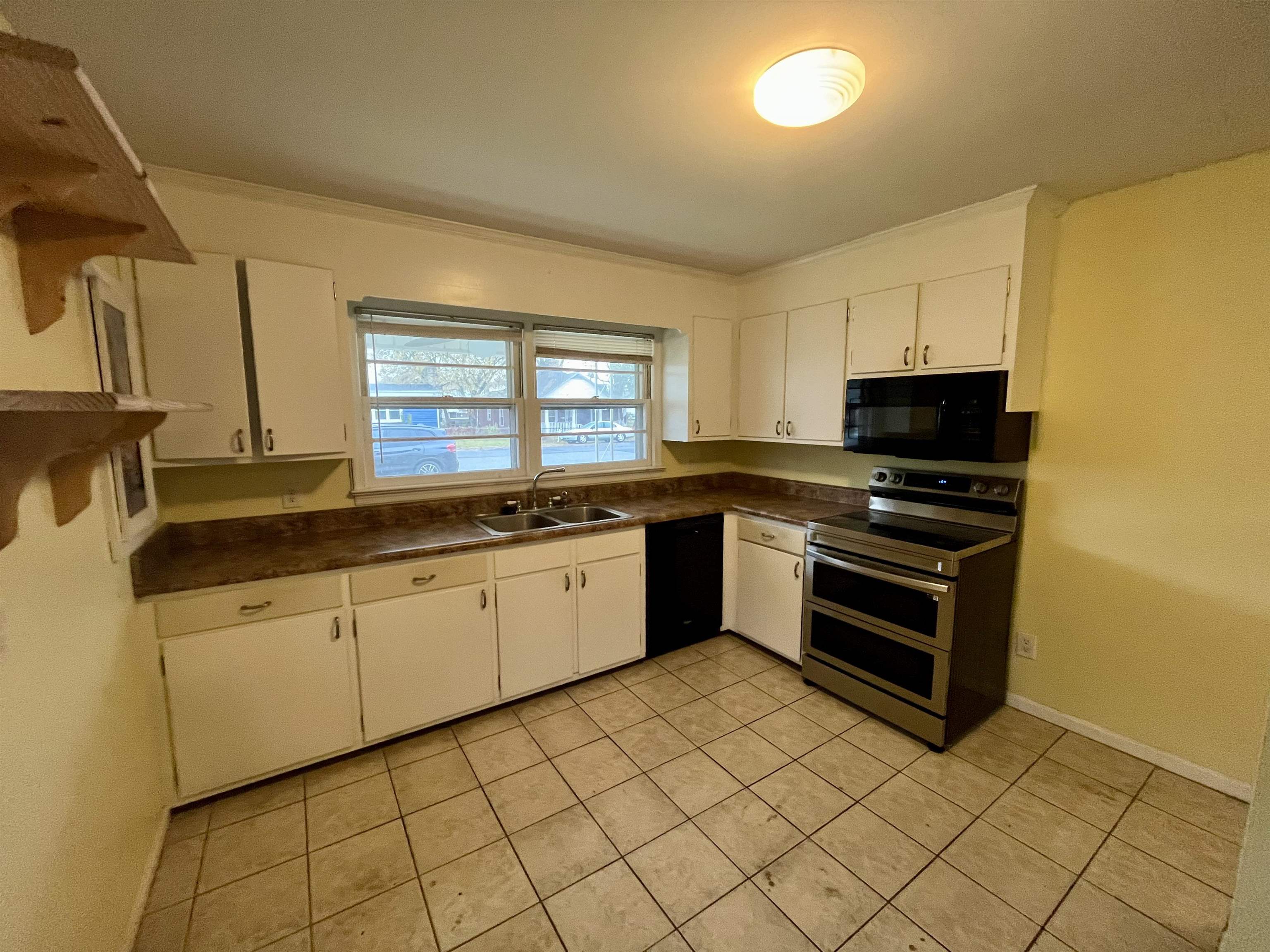 476 N BATH AVE, WAYNESBORO, Virginia 22980, 3 Bedrooms Bedrooms, ,1 BathroomBathrooms,Residential,476 N BATH AVE,670612 MLS # 670612 476 N BATH AVE, WAYNESBORO, Virginia 22980, 3 Bedrooms Bedrooms, ,1 BathroomBathrooms,Residential,476 N BATH AVE,670612 MLS # 670612