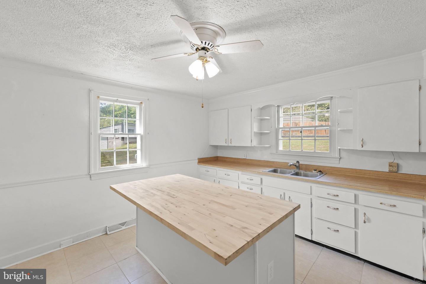 191 CHAPMAN LN, WINCHESTER, Virginia 22603, 3 Bedrooms Bedrooms, ,2 BathroomsBathrooms,Residential,For sale,191 CHAPMAN LN,VAFV2037124 MLS # VAFV2037124