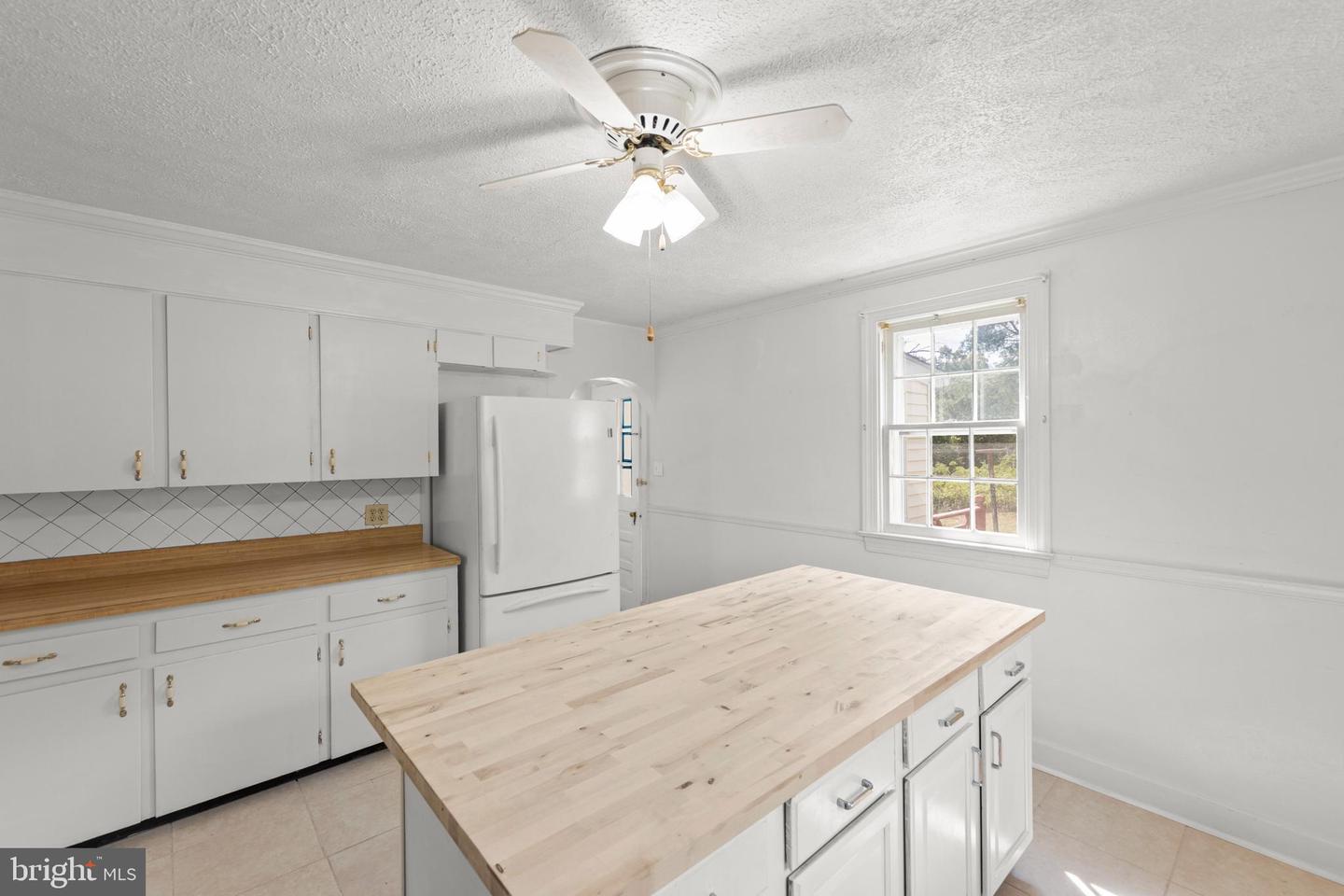 191 CHAPMAN LN, WINCHESTER, Virginia 22603, 3 Bedrooms Bedrooms, ,2 BathroomsBathrooms,Residential,For sale,191 CHAPMAN LN,VAFV2037124 MLS # VAFV2037124