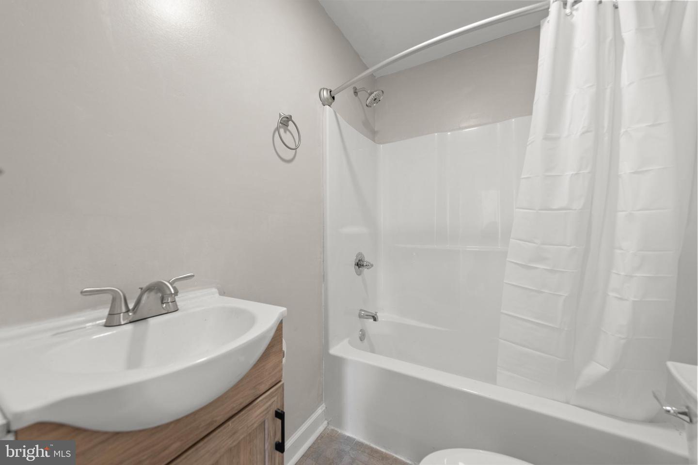 191 CHAPMAN LN, WINCHESTER, Virginia 22603, 3 Bedrooms Bedrooms, ,2 BathroomsBathrooms,Residential,For sale,191 CHAPMAN LN,VAFV2037124 MLS # VAFV2037124