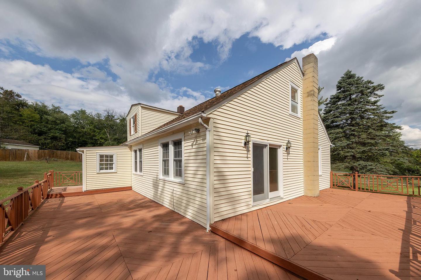 191 CHAPMAN LN, WINCHESTER, Virginia 22603, 3 Bedrooms Bedrooms, ,2 BathroomsBathrooms,Residential,For sale,191 CHAPMAN LN,VAFV2037124 MLS # VAFV2037124