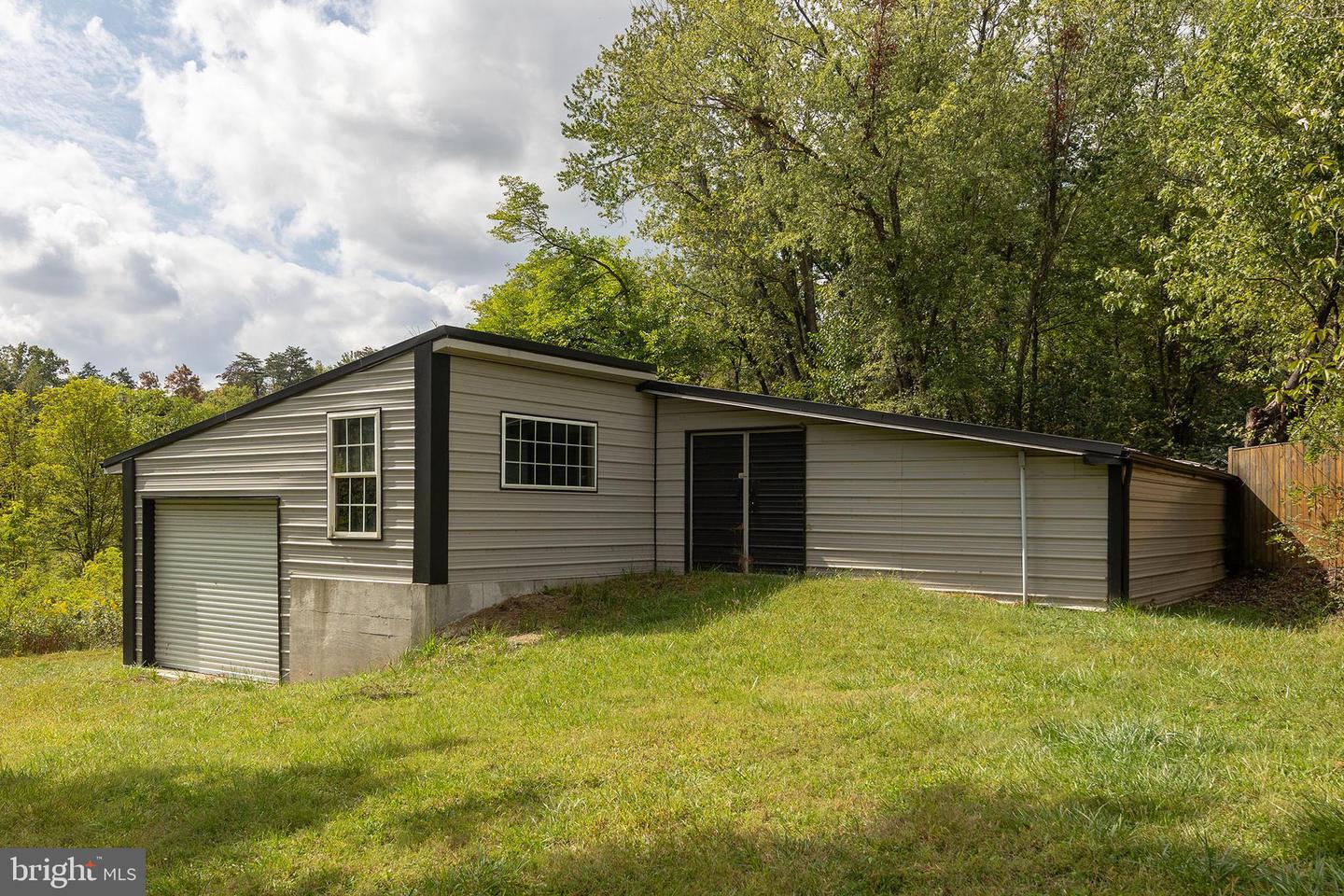 191 CHAPMAN LN, WINCHESTER, Virginia 22603, 3 Bedrooms Bedrooms, ,2 BathroomsBathrooms,Residential,For sale,191 CHAPMAN LN,VAFV2037124 MLS # VAFV2037124