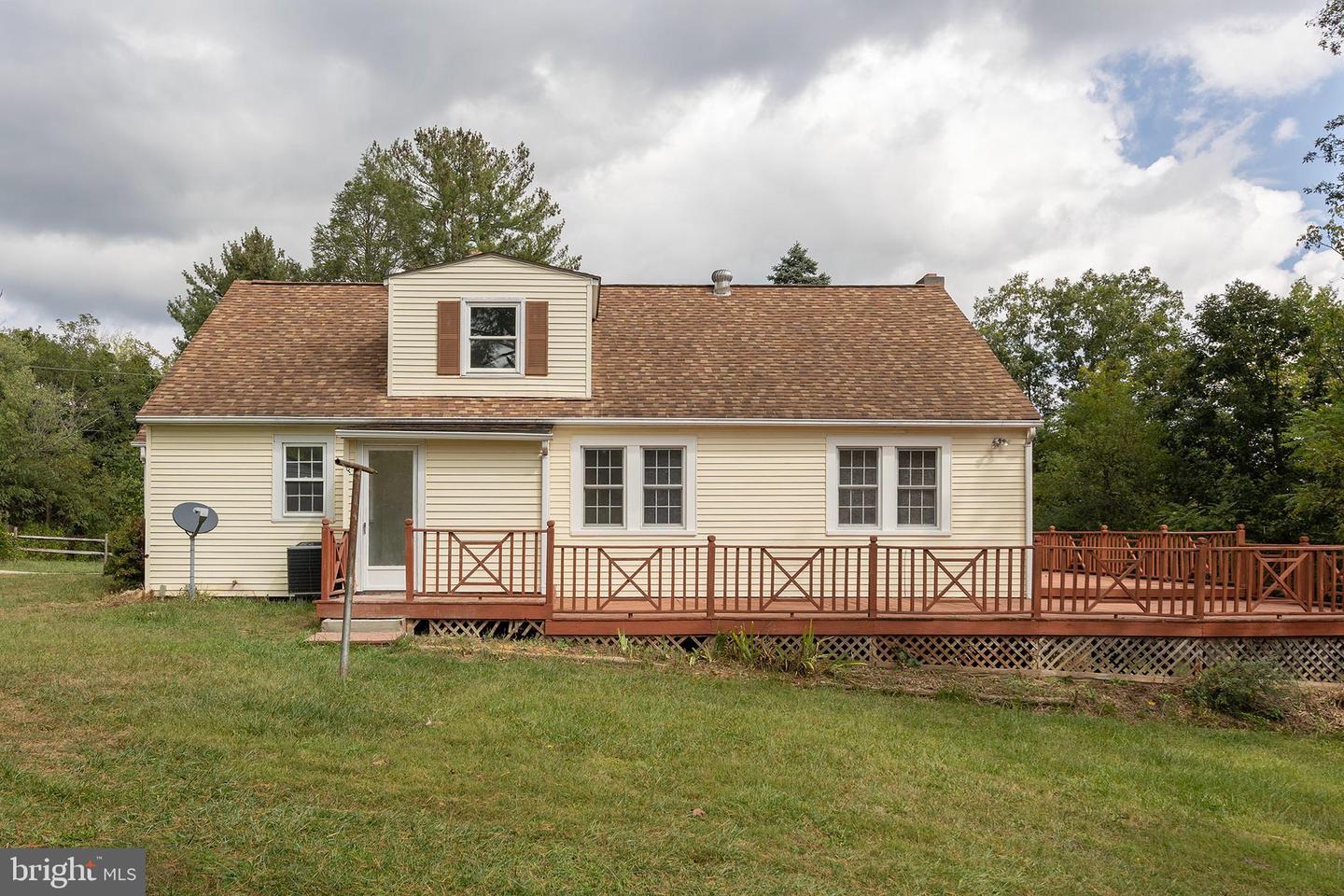 191 CHAPMAN LN, WINCHESTER, Virginia 22603, 3 Bedrooms Bedrooms, ,2 BathroomsBathrooms,Residential,For sale,191 CHAPMAN LN,VAFV2037124 MLS # VAFV2037124