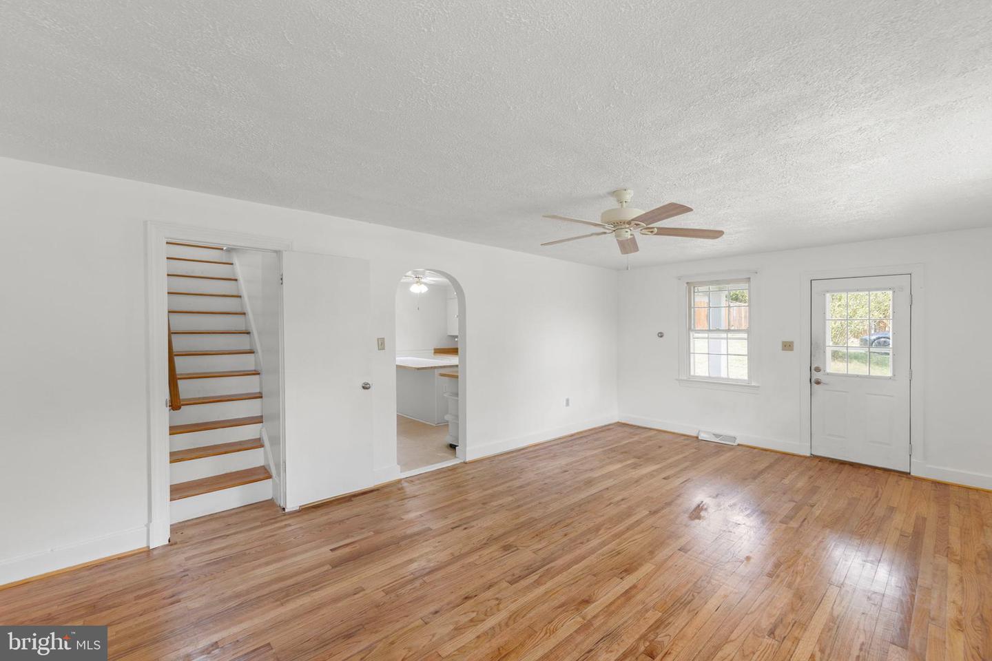 191 CHAPMAN LN, WINCHESTER, Virginia 22603, 3 Bedrooms Bedrooms, ,2 BathroomsBathrooms,Residential,For sale,191 CHAPMAN LN,VAFV2037124 MLS # VAFV2037124