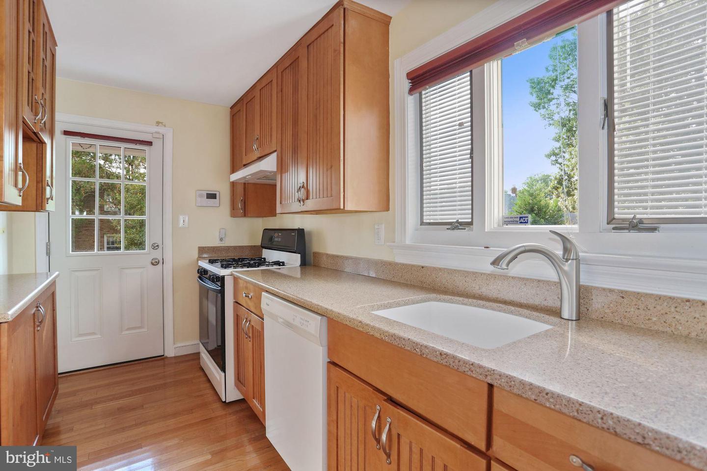 2708 CENTRAL AVE, ALEXANDRIA, Virginia 22302, 2 Bedrooms Bedrooms, ,2 BathroomsBathrooms,Residential,For sale,2708 CENTRAL AVE,VAAX2050424 MLS # VAAX2050424