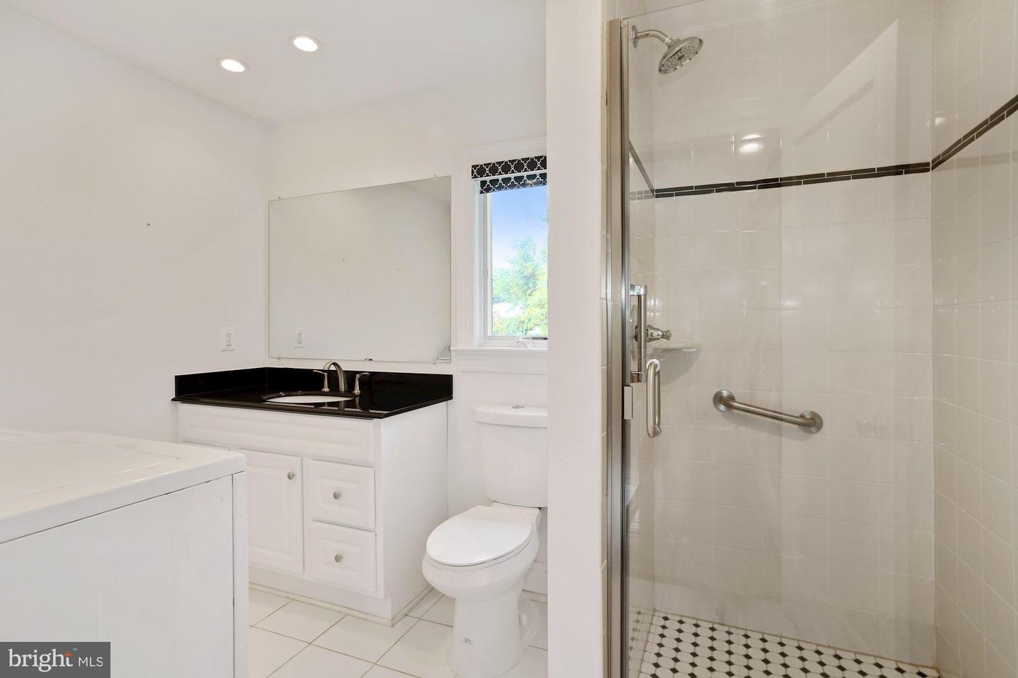 2708 CENTRAL AVE, ALEXANDRIA, Virginia 22302, 2 Bedrooms Bedrooms, ,2 BathroomsBathrooms,Residential,For sale,2708 CENTRAL AVE,VAAX2050424 MLS # VAAX2050424