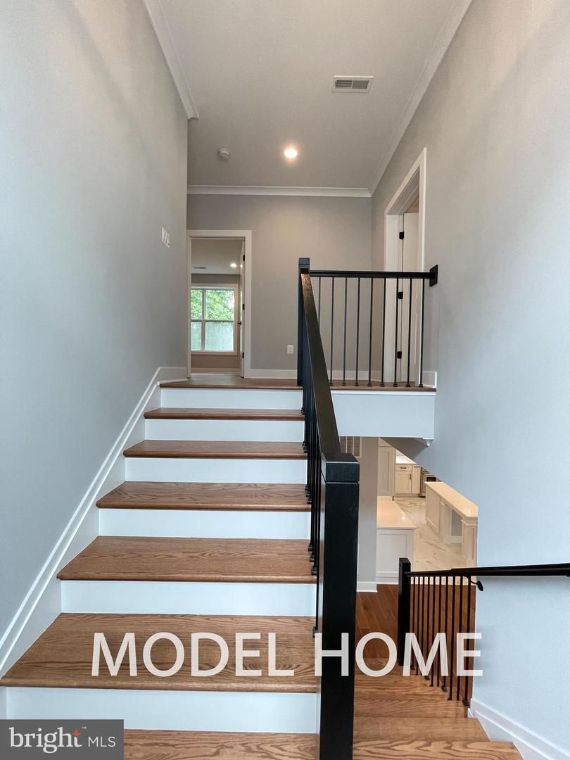 449 LAWYERS RD NW, VIENNA, Virginia 22180, 7 Bedrooms Bedrooms, ,6 BathroomsBathrooms,Residential,For sale,449 LAWYERS RD NW,VAFX2272828 MLS # VAFX2272828