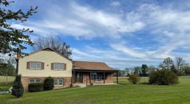 1000 EAST SIDE HWY, WAYNESBORO, Virginia 22980, 4 Bedrooms Bedrooms, ,2 BathroomsBathrooms,Residential,For sale,1000 EAST SIDE HWY,VAAG2002694 MLS # VAAG2002694