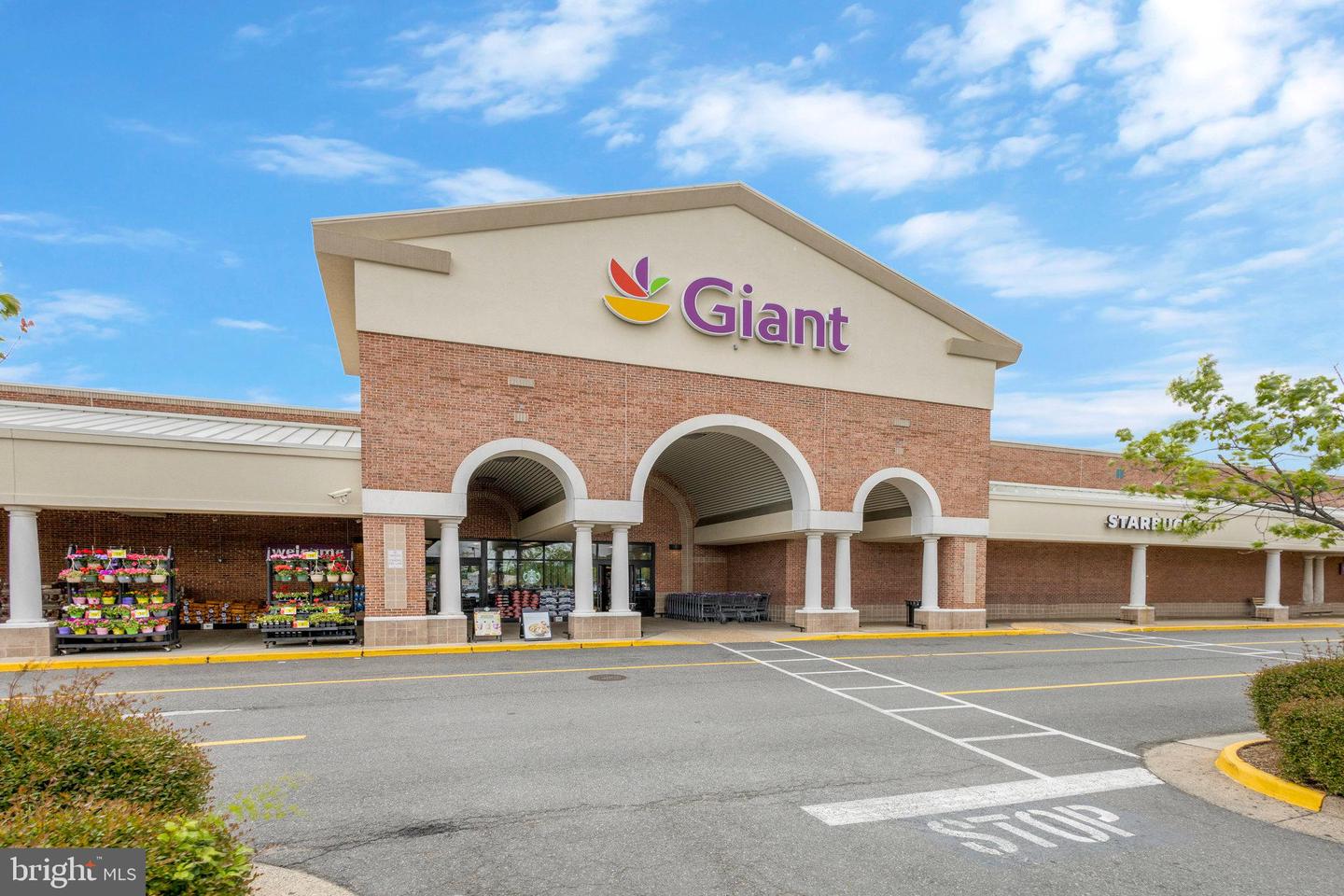 5432 EDSALL RIDGE PL, ALEXANDRIA, Virginia 22312, 4 Bedrooms Bedrooms, ,4 BathroomsBathrooms,Residential,For sale,5432 EDSALL RIDGE PL,VAFX2273406 MLS # VAFX2273406