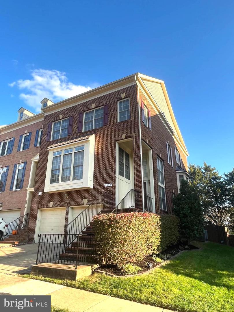 5432 EDSALL RIDGE PL, ALEXANDRIA, Virginia 22312, 4 Bedrooms Bedrooms, ,4 BathroomsBathrooms,Residential,For sale,5432 EDSALL RIDGE PL,VAFX2273406 MLS # VAFX2273406