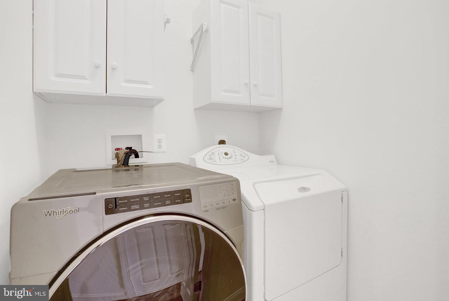 5432 EDSALL RIDGE PL, ALEXANDRIA, Virginia 22312, 4 Bedrooms Bedrooms, ,4 BathroomsBathrooms,Residential,For sale,5432 EDSALL RIDGE PL,VAFX2273406 MLS # VAFX2273406