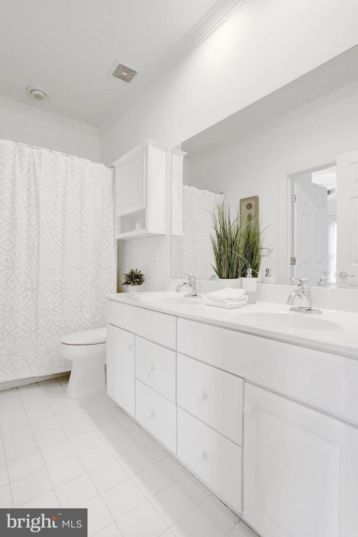 5432 EDSALL RIDGE PL, ALEXANDRIA, Virginia 22312, 4 Bedrooms Bedrooms, ,4 BathroomsBathrooms,Residential,For sale,5432 EDSALL RIDGE PL,VAFX2273406 MLS # VAFX2273406