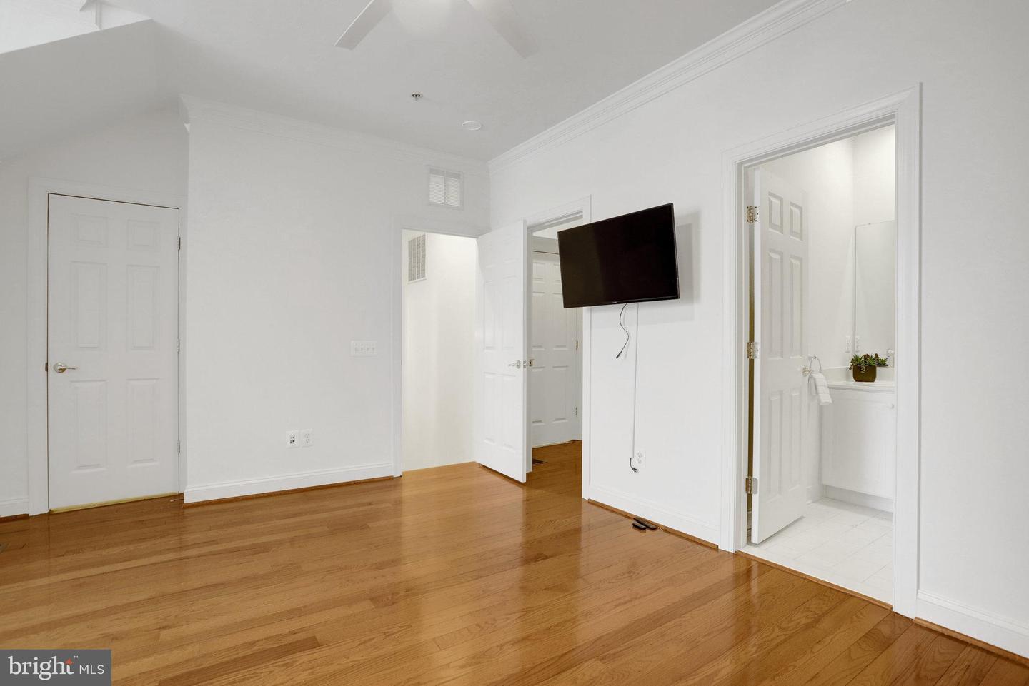 5432 EDSALL RIDGE PL, ALEXANDRIA, Virginia 22312, 4 Bedrooms Bedrooms, ,4 BathroomsBathrooms,Residential,For sale,5432 EDSALL RIDGE PL,VAFX2273406 MLS # VAFX2273406