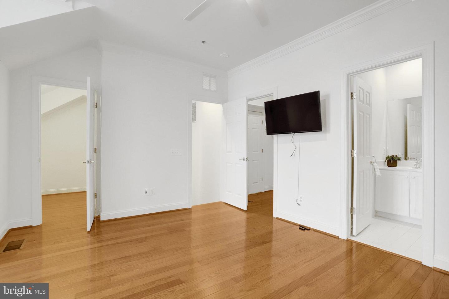 5432 EDSALL RIDGE PL, ALEXANDRIA, Virginia 22312, 4 Bedrooms Bedrooms, ,4 BathroomsBathrooms,Residential,For sale,5432 EDSALL RIDGE PL,VAFX2273406 MLS # VAFX2273406