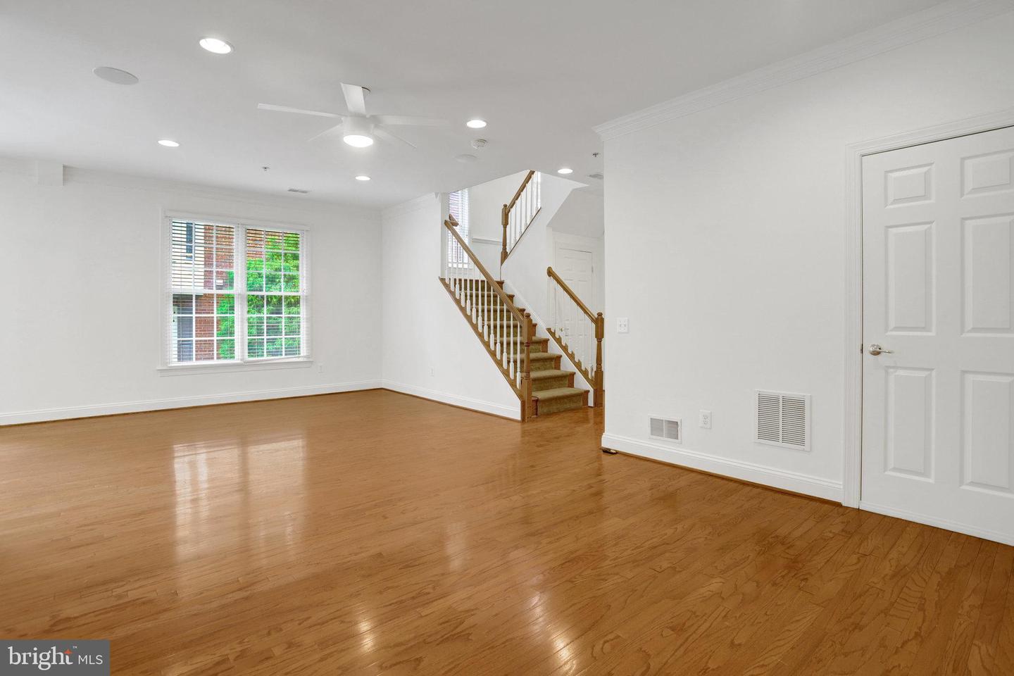 5432 EDSALL RIDGE PL, ALEXANDRIA, Virginia 22312, 4 Bedrooms Bedrooms, ,4 BathroomsBathrooms,Residential,For sale,5432 EDSALL RIDGE PL,VAFX2273406 MLS # VAFX2273406