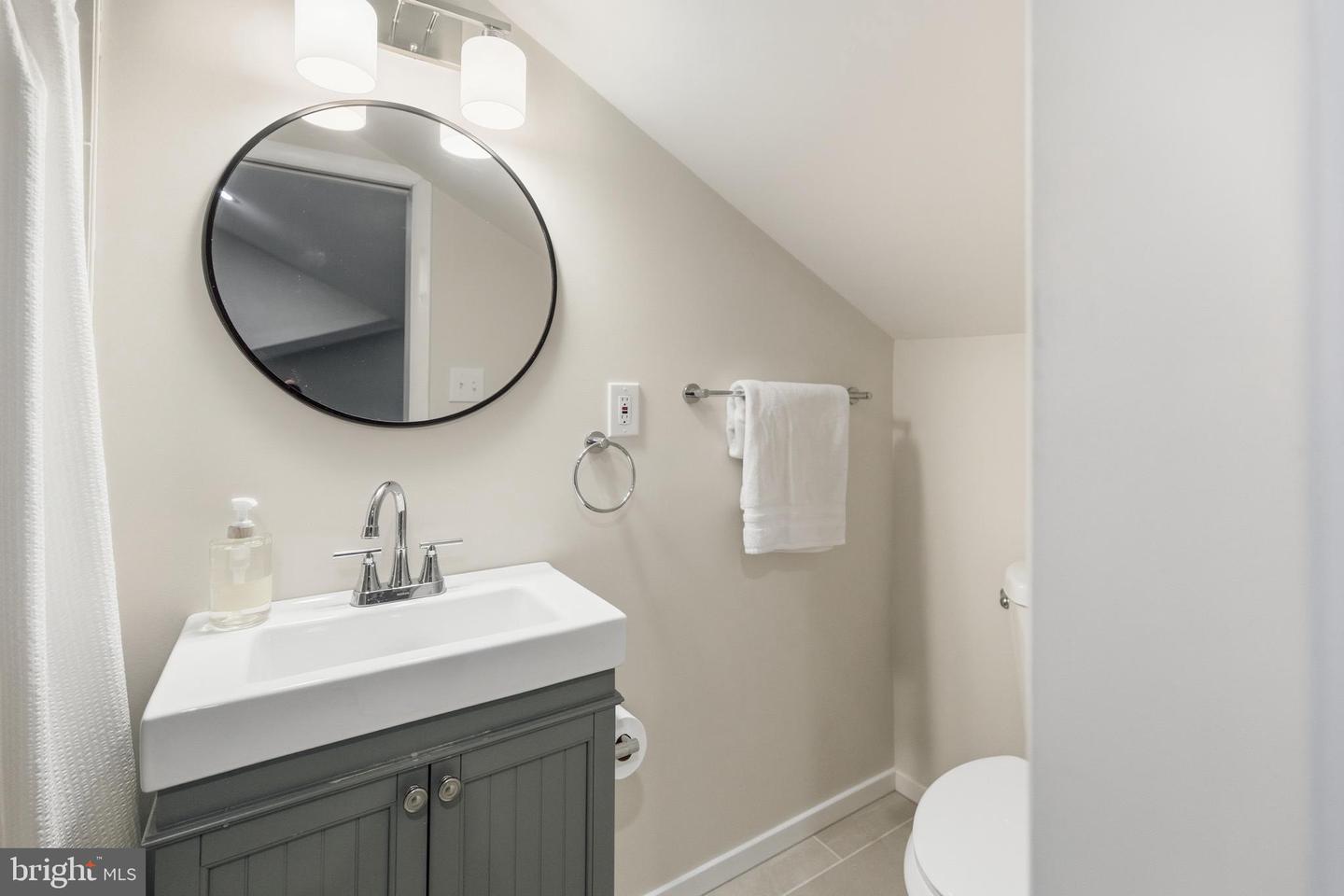 11933 ESCALANTE CT, RESTON, Virginia 20191, 4 Bedrooms Bedrooms, ,3 BathroomsBathrooms,Residential,For sale,11933 ESCALANTE CT,VAFX2273612 MLS # VAFX2273612