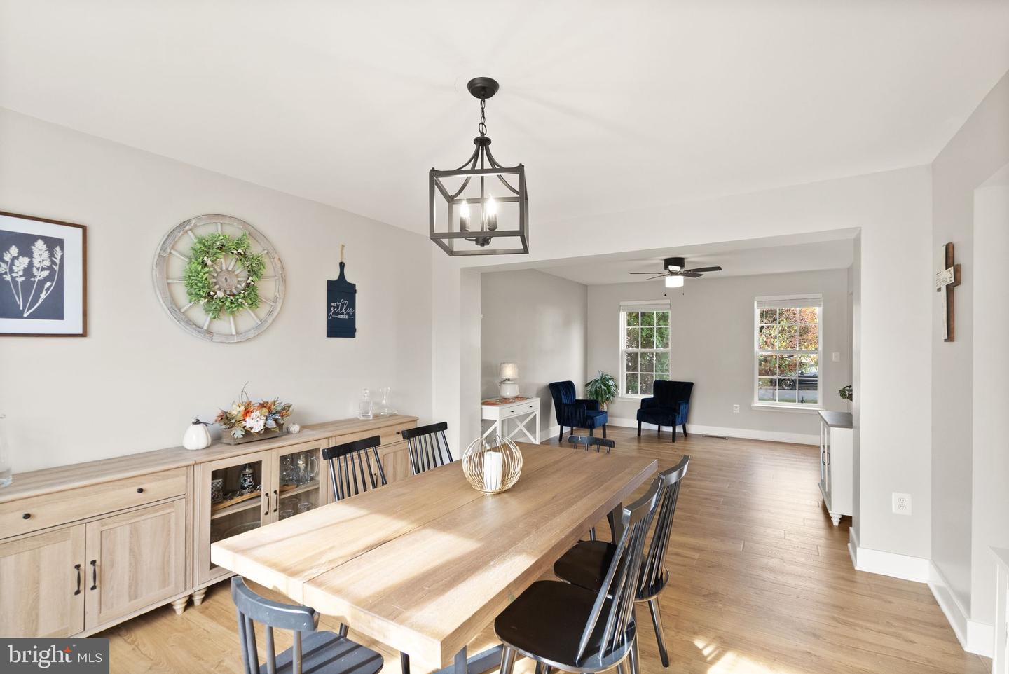 35855 BENTRIDGE CT, ROUND HILL, Virginia 20141, 5 Bedrooms Bedrooms, 20 Rooms Rooms,3 BathroomsBathrooms,Residential,For sale,35855 BENTRIDGE CT,VALO2108572 MLS # VALO2108572