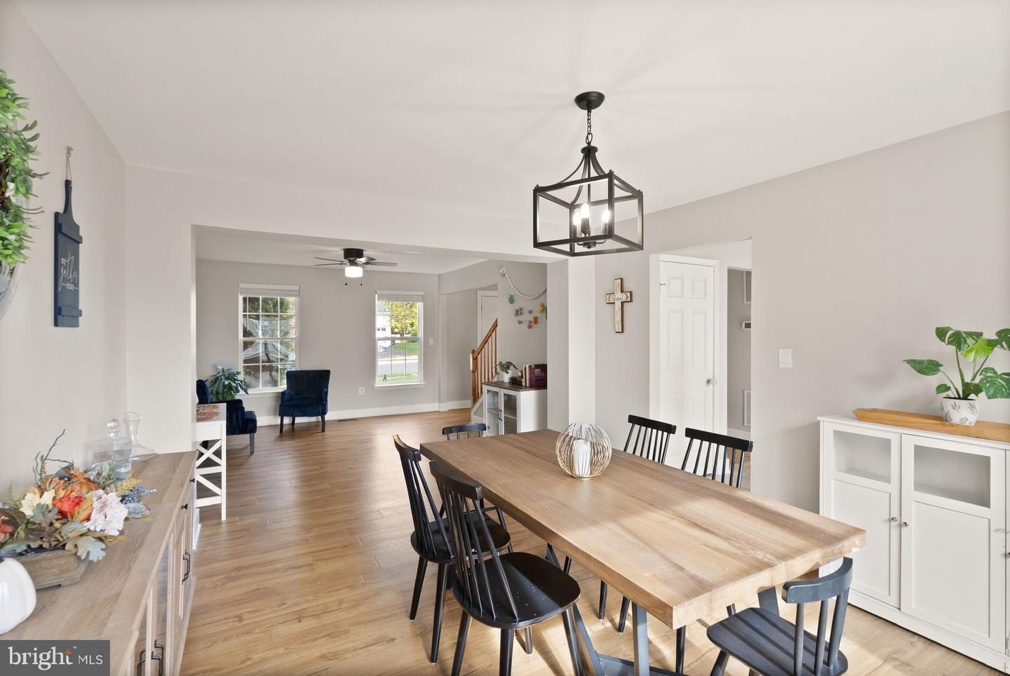 35855 BENTRIDGE CT, ROUND HILL, Virginia 20141, 5 Bedrooms Bedrooms, 20 Rooms Rooms,3 BathroomsBathrooms,Residential,For sale,35855 BENTRIDGE CT,VALO2108572 MLS # VALO2108572