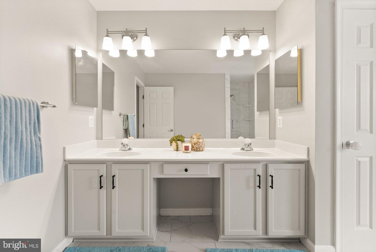 35855 BENTRIDGE CT, ROUND HILL, Virginia 20141, 5 Bedrooms Bedrooms, 20 Rooms Rooms,3 BathroomsBathrooms,Residential,For sale,35855 BENTRIDGE CT,VALO2108572 MLS # VALO2108572