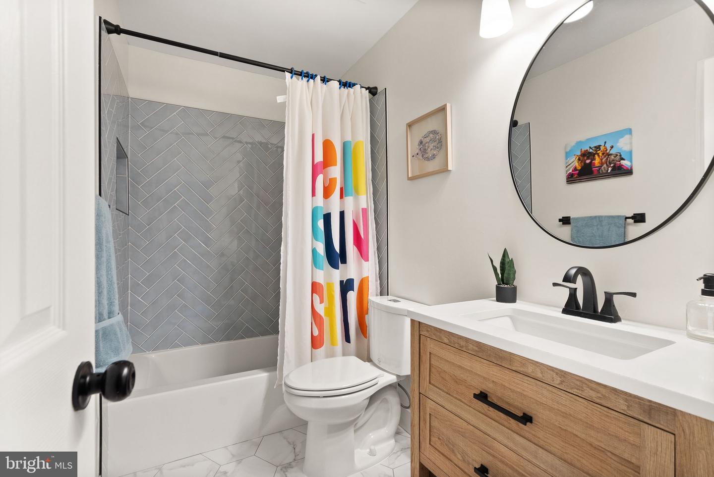 35855 BENTRIDGE CT, ROUND HILL, Virginia 20141, 5 Bedrooms Bedrooms, 20 Rooms Rooms,3 BathroomsBathrooms,Residential,For sale,35855 BENTRIDGE CT,VALO2108572 MLS # VALO2108572