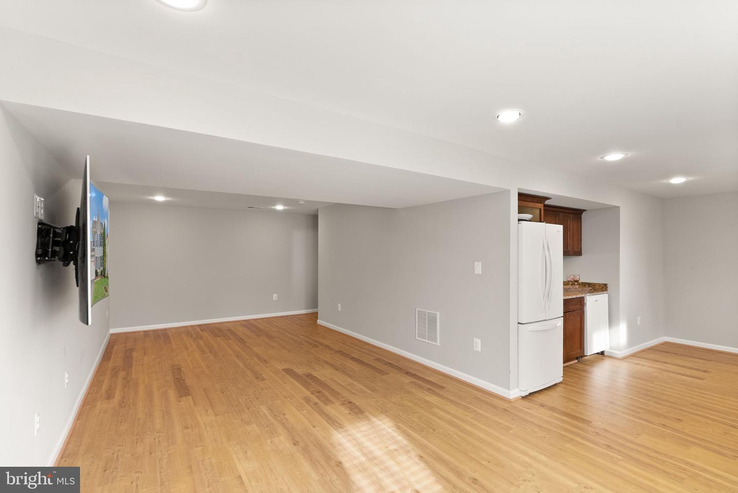 35855 BENTRIDGE CT, ROUND HILL, Virginia 20141, 5 Bedrooms Bedrooms, 20 Rooms Rooms,3 BathroomsBathrooms,Residential,For sale,35855 BENTRIDGE CT,VALO2108572 MLS # VALO2108572