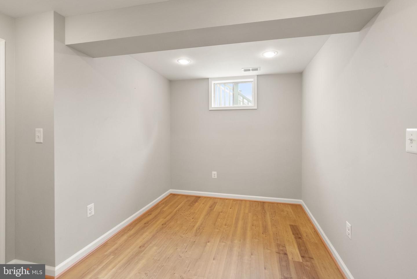 35855 BENTRIDGE CT, ROUND HILL, Virginia 20141, 5 Bedrooms Bedrooms, 20 Rooms Rooms,3 BathroomsBathrooms,Residential,For sale,35855 BENTRIDGE CT,VALO2108572 MLS # VALO2108572