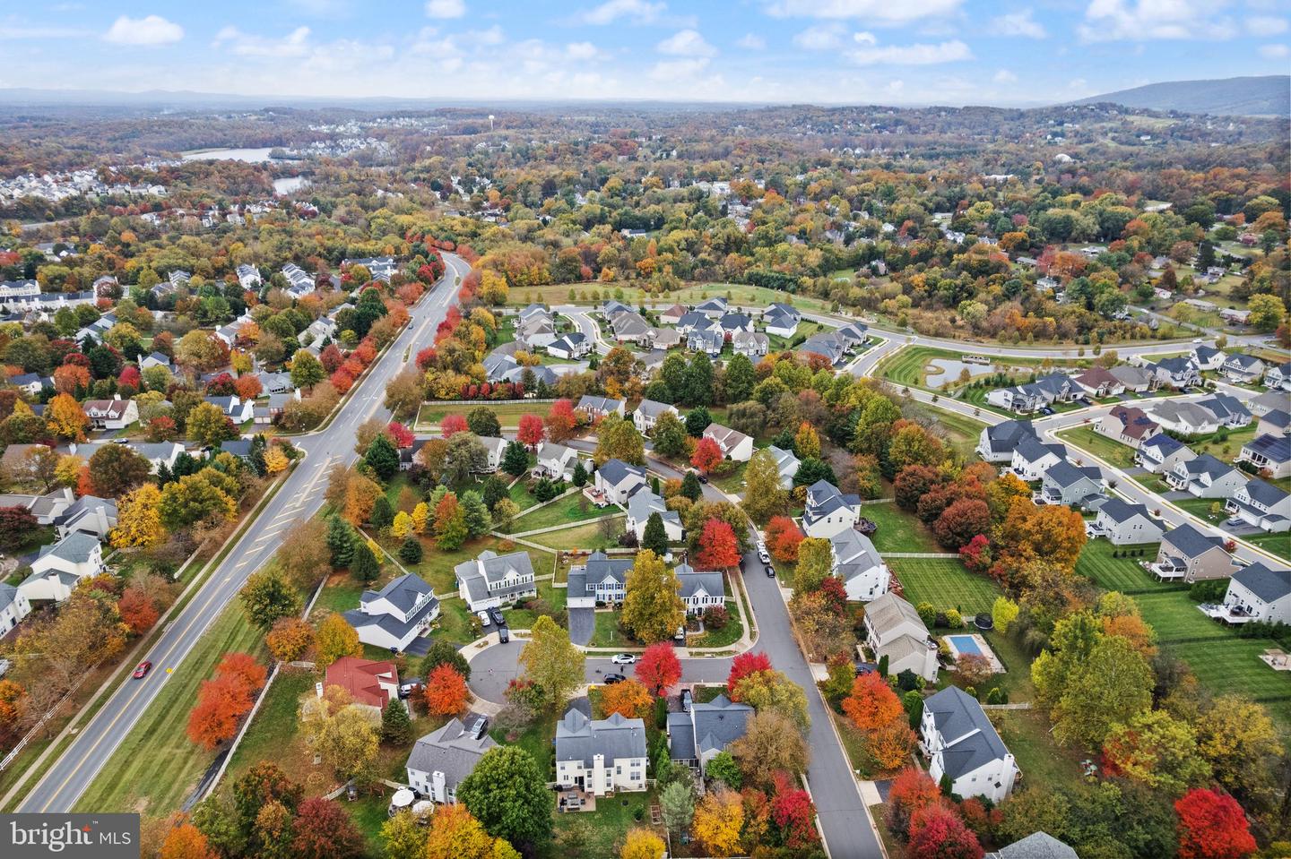 35855 BENTRIDGE CT, ROUND HILL, Virginia 20141, 5 Bedrooms Bedrooms, 20 Rooms Rooms,3 BathroomsBathrooms,Residential,For sale,35855 BENTRIDGE CT,VALO2108572 MLS # VALO2108572