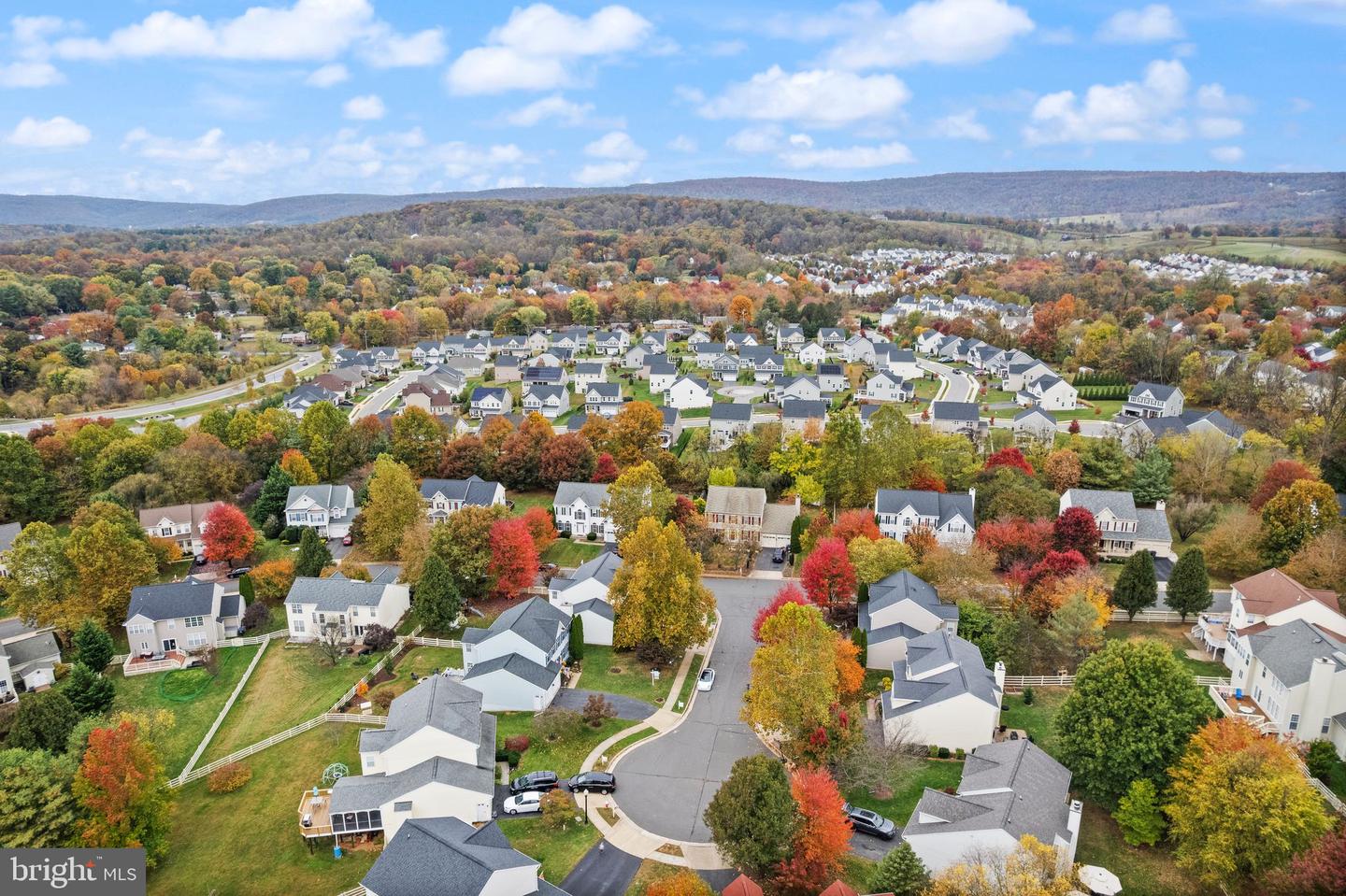 35855 BENTRIDGE CT, ROUND HILL, Virginia 20141, 5 Bedrooms Bedrooms, 20 Rooms Rooms,3 BathroomsBathrooms,Residential,For sale,35855 BENTRIDGE CT,VALO2108572 MLS # VALO2108572