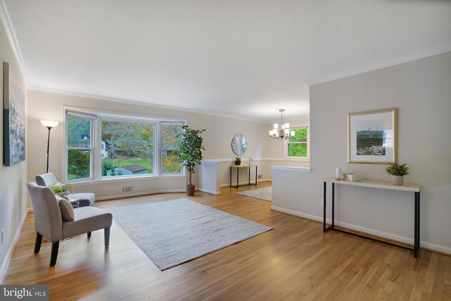 4217 N VALIANT CT, ANNANDALE, Virginia 22003, 4 Bedrooms Bedrooms, 14 Rooms Rooms,3 BathroomsBathrooms,Residential,For sale,4217 N VALIANT CT,VAFX2273644 MLS # VAFX2273644