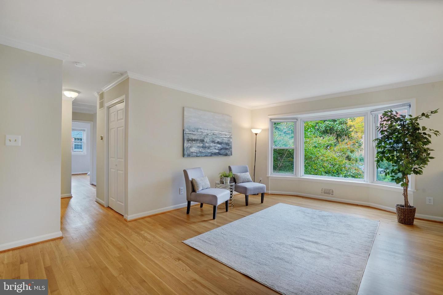 4217 N VALIANT CT, ANNANDALE, Virginia 22003, 4 Bedrooms Bedrooms, 14 Rooms Rooms,3 BathroomsBathrooms,Residential,For sale,4217 N VALIANT CT,VAFX2273644 MLS # VAFX2273644