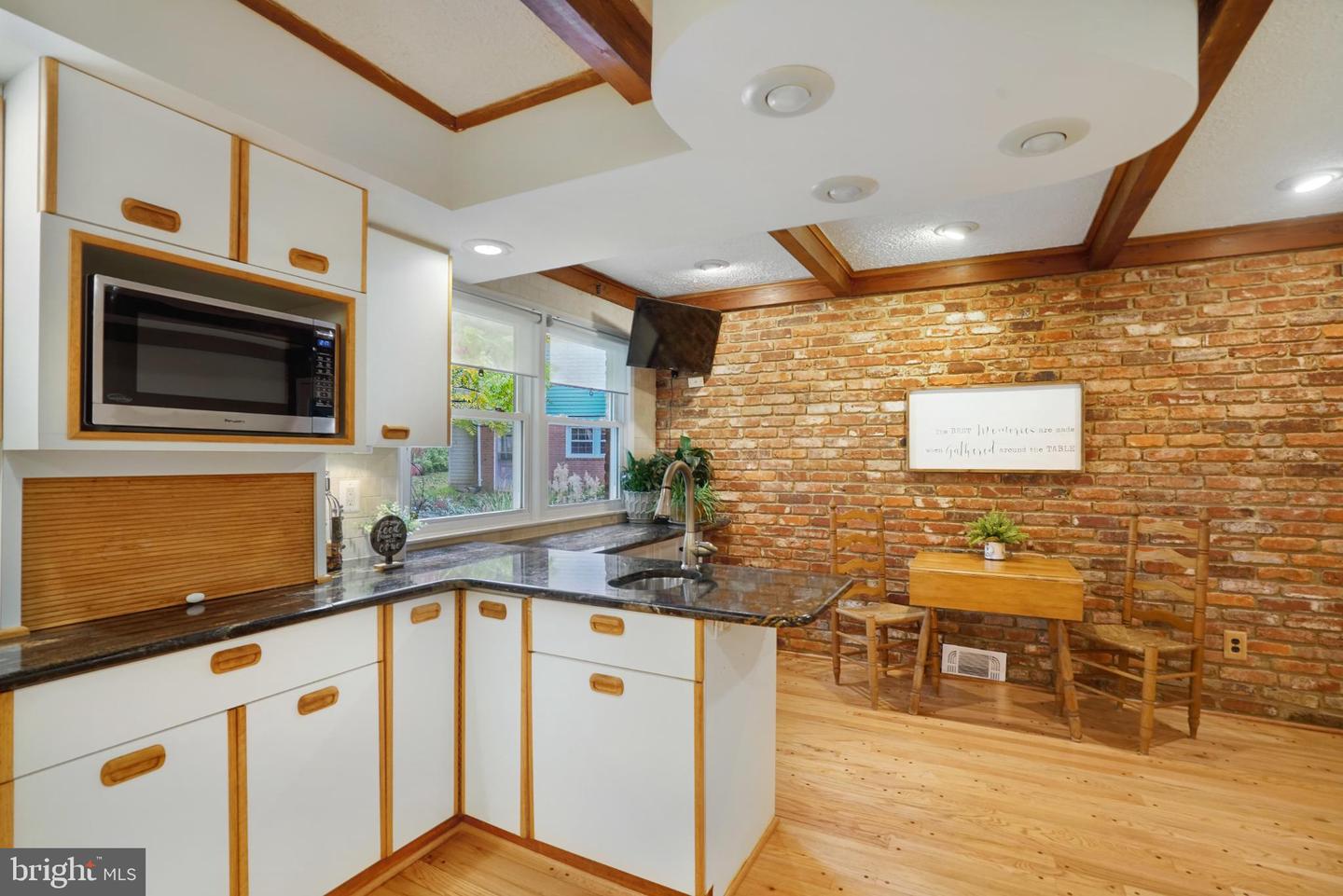 4217 N VALIANT CT, ANNANDALE, Virginia 22003, 4 Bedrooms Bedrooms, 14 Rooms Rooms,3 BathroomsBathrooms,Residential,For sale,4217 N VALIANT CT,VAFX2273644 MLS # VAFX2273644