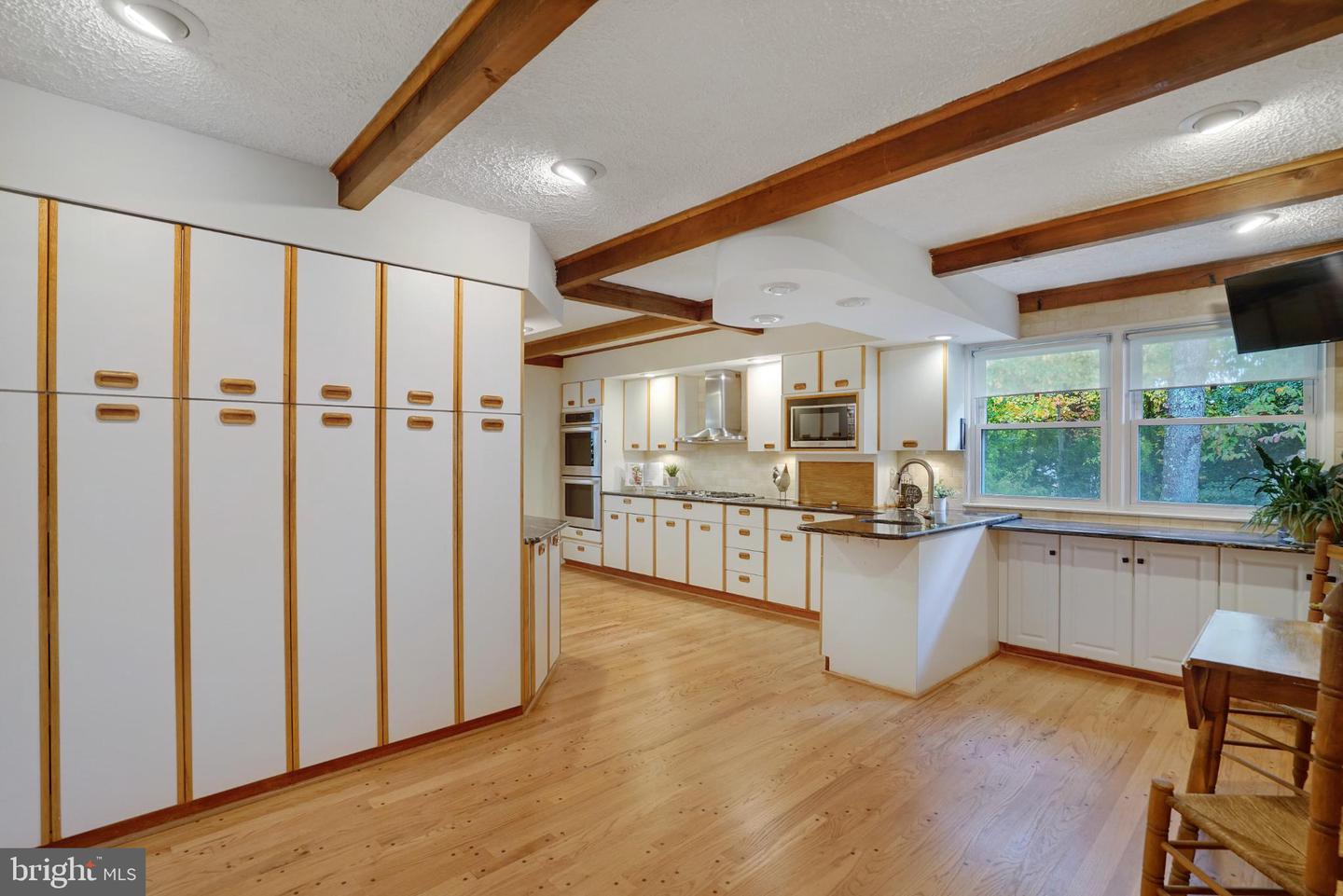 4217 N VALIANT CT, ANNANDALE, Virginia 22003, 4 Bedrooms Bedrooms, 14 Rooms Rooms,3 BathroomsBathrooms,Residential,For sale,4217 N VALIANT CT,VAFX2273644 MLS # VAFX2273644