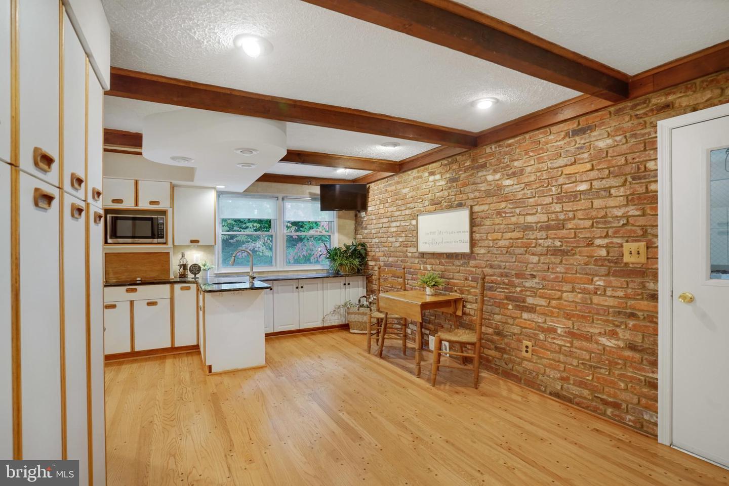 4217 N VALIANT CT, ANNANDALE, Virginia 22003, 4 Bedrooms Bedrooms, 14 Rooms Rooms,3 BathroomsBathrooms,Residential,For sale,4217 N VALIANT CT,VAFX2273644 MLS # VAFX2273644