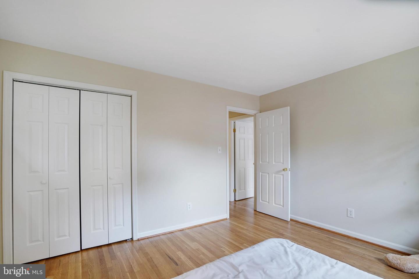 4217 N VALIANT CT, ANNANDALE, Virginia 22003, 4 Bedrooms Bedrooms, 14 Rooms Rooms,3 BathroomsBathrooms,Residential,For sale,4217 N VALIANT CT,VAFX2273644 MLS # VAFX2273644