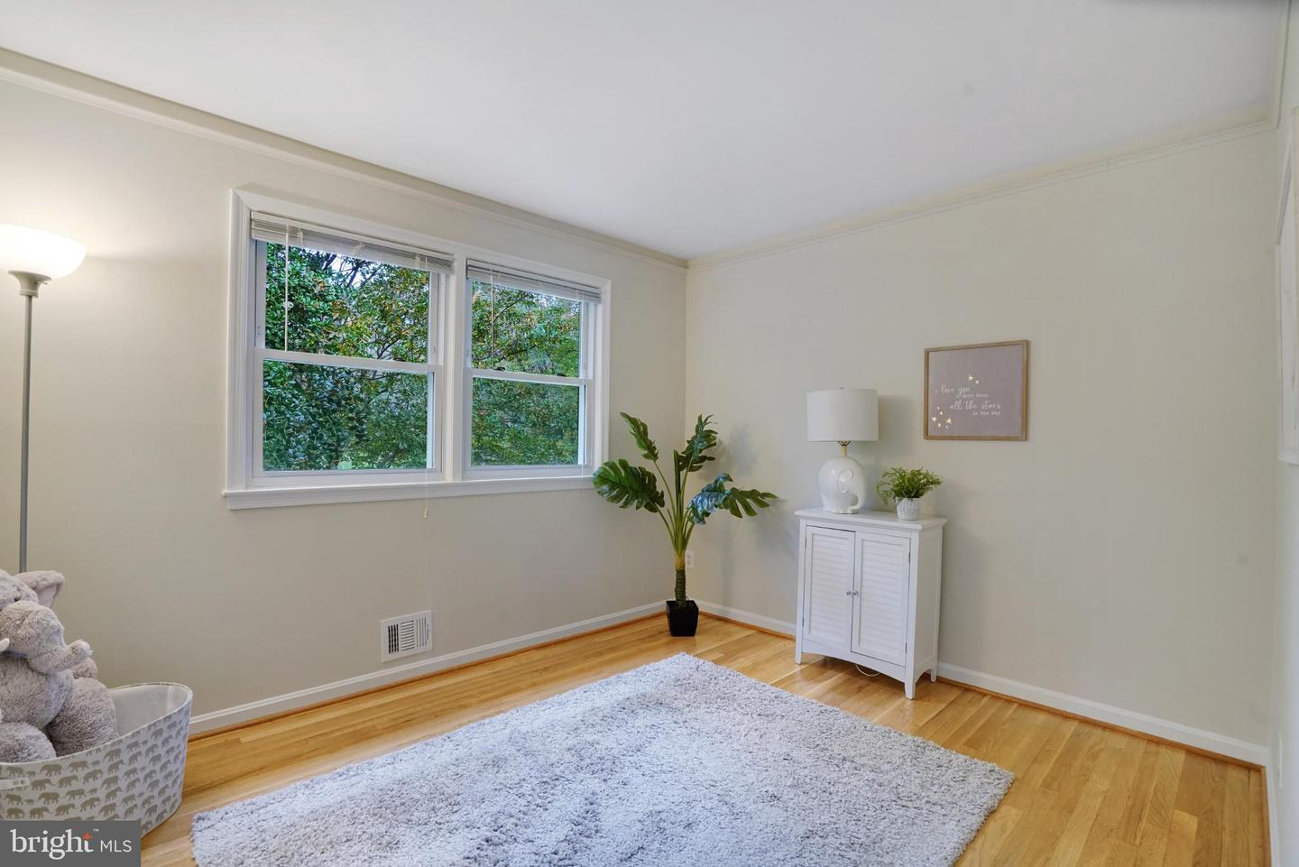 4217 N VALIANT CT, ANNANDALE, Virginia 22003, 4 Bedrooms Bedrooms, 14 Rooms Rooms,3 BathroomsBathrooms,Residential,For sale,4217 N VALIANT CT,VAFX2273644 MLS # VAFX2273644