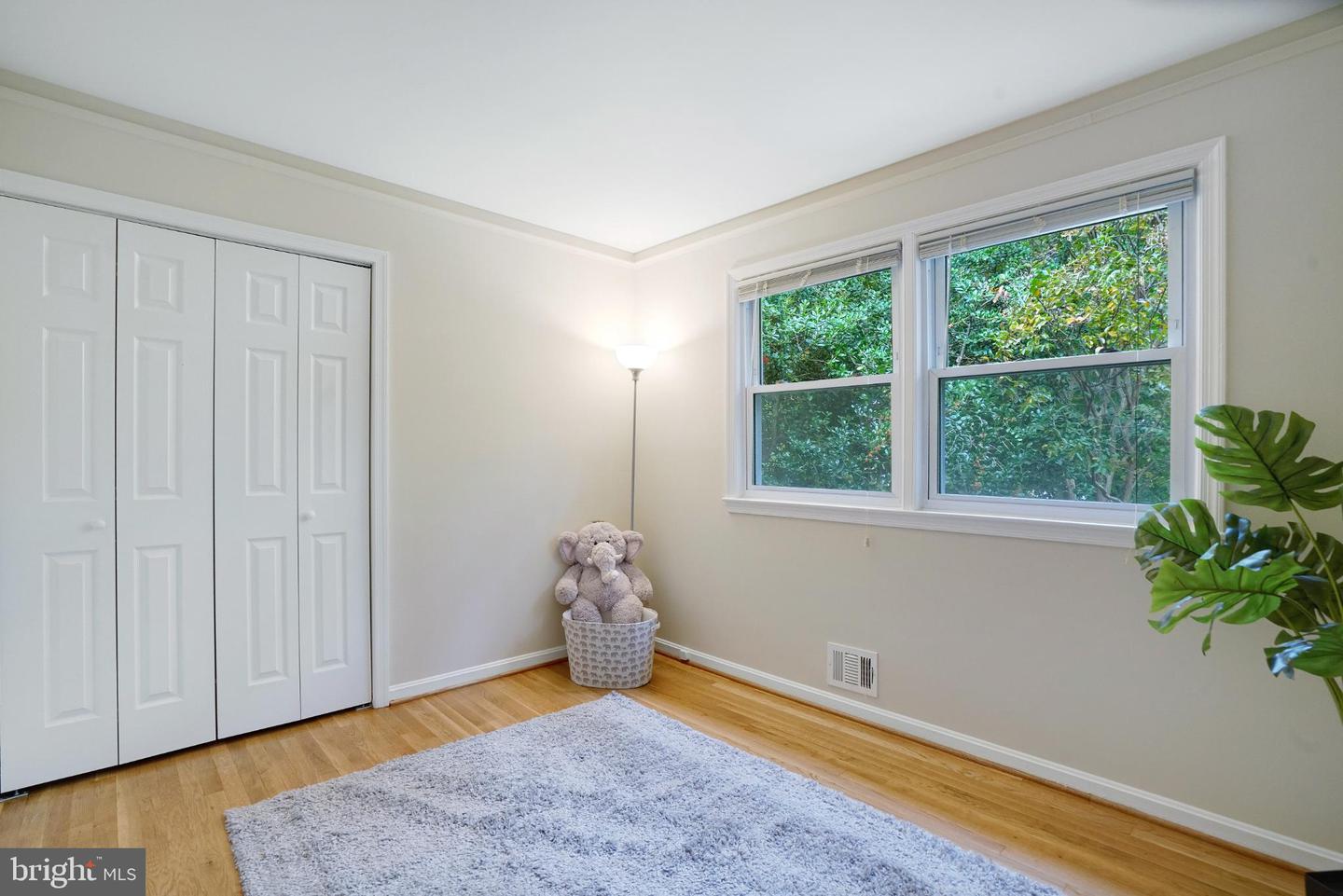 4217 N VALIANT CT, ANNANDALE, Virginia 22003, 4 Bedrooms Bedrooms, 14 Rooms Rooms,3 BathroomsBathrooms,Residential,For sale,4217 N VALIANT CT,VAFX2273644 MLS # VAFX2273644