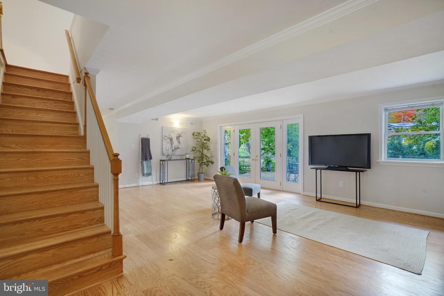 4217 N VALIANT CT, ANNANDALE, Virginia 22003, 4 Bedrooms Bedrooms, 14 Rooms Rooms,3 BathroomsBathrooms,Residential,For sale,4217 N VALIANT CT,VAFX2273644 MLS # VAFX2273644