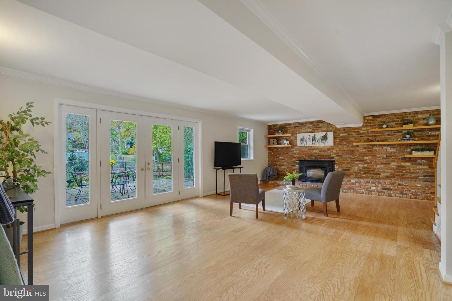 4217 N VALIANT CT, ANNANDALE, Virginia 22003, 4 Bedrooms Bedrooms, 14 Rooms Rooms,3 BathroomsBathrooms,Residential,For sale,4217 N VALIANT CT,VAFX2273644 MLS # VAFX2273644