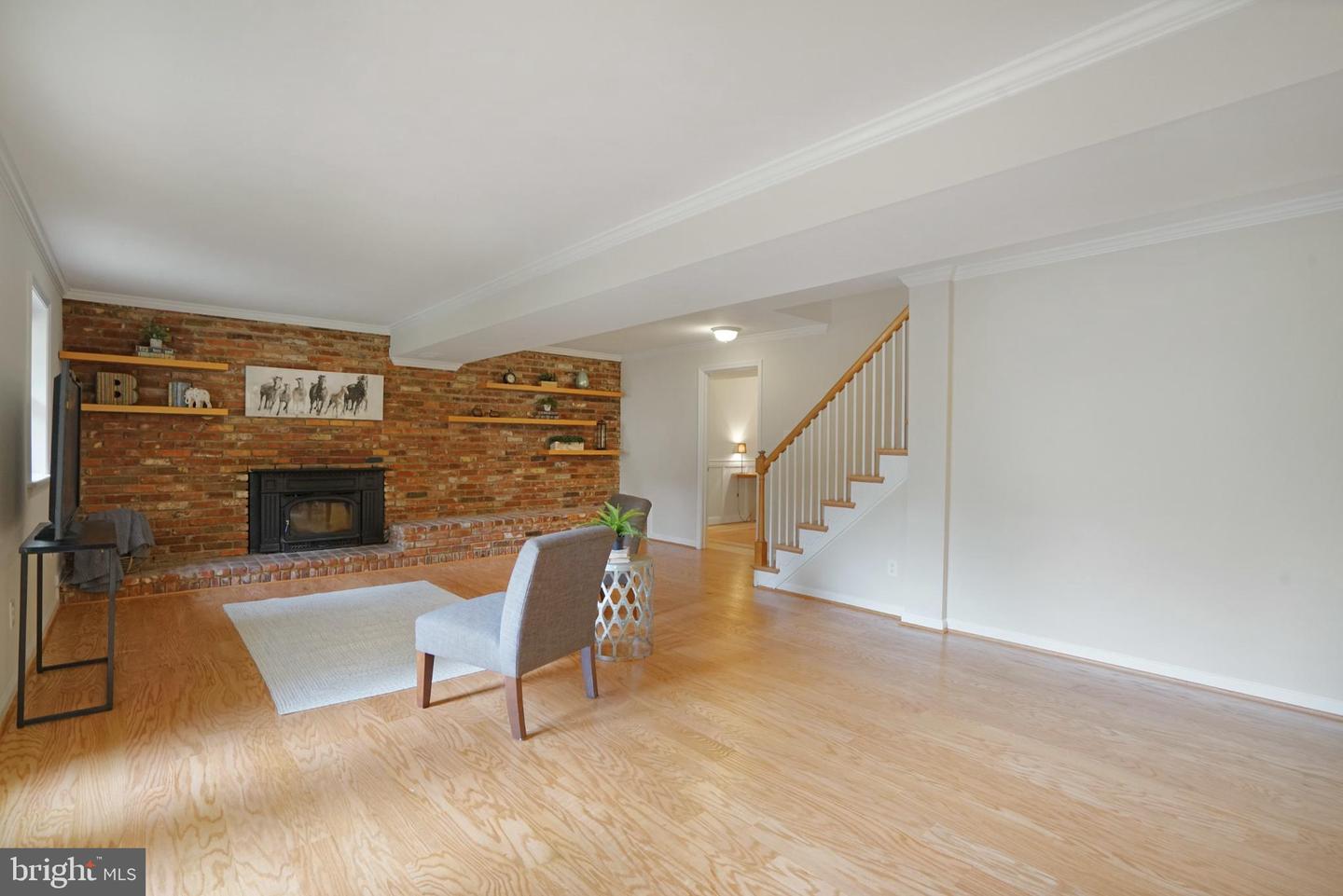 4217 N VALIANT CT, ANNANDALE, Virginia 22003, 4 Bedrooms Bedrooms, 14 Rooms Rooms,3 BathroomsBathrooms,Residential,For sale,4217 N VALIANT CT,VAFX2273644 MLS # VAFX2273644