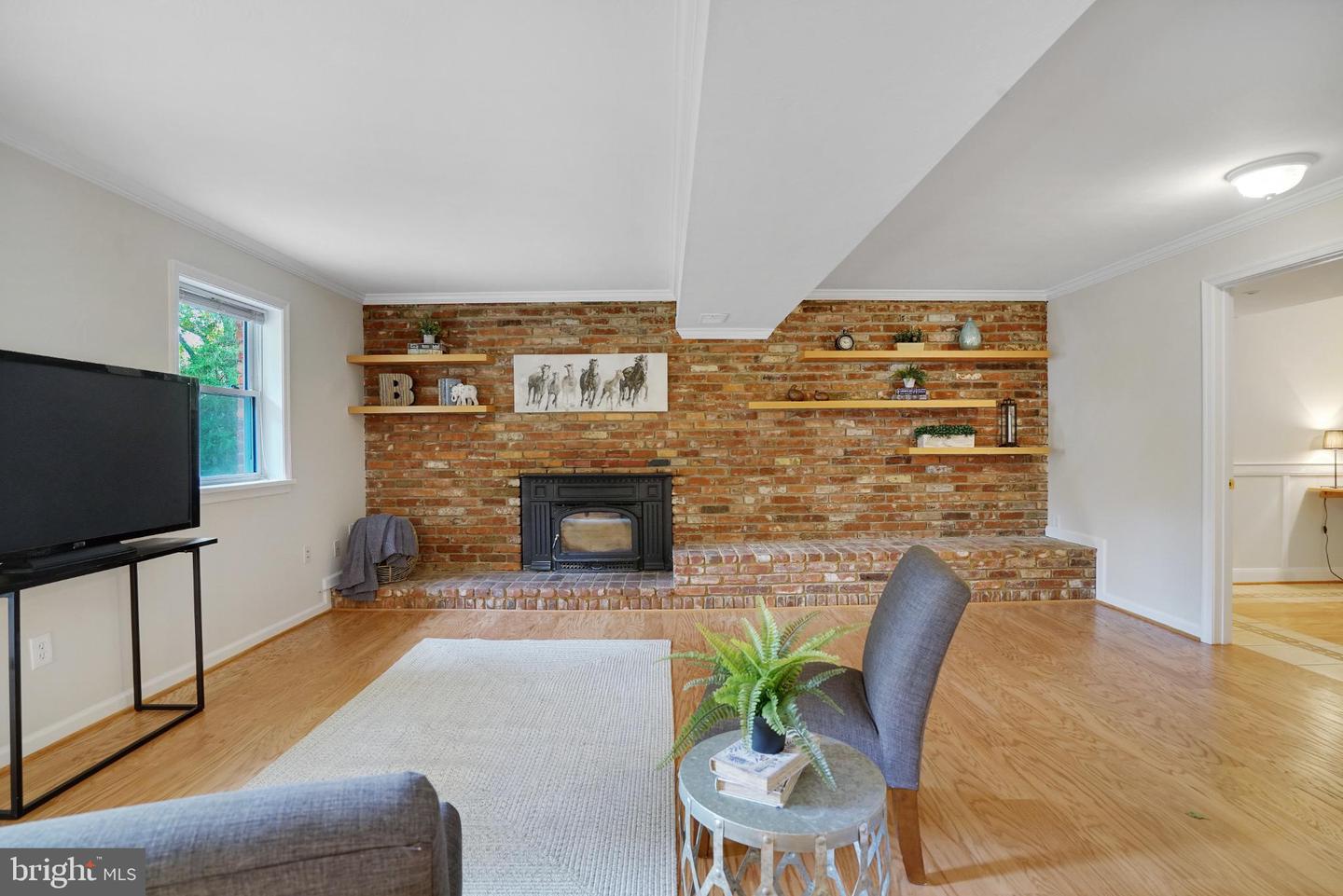 4217 N VALIANT CT, ANNANDALE, Virginia 22003, 4 Bedrooms Bedrooms, 14 Rooms Rooms,3 BathroomsBathrooms,Residential,For sale,4217 N VALIANT CT,VAFX2273644 MLS # VAFX2273644